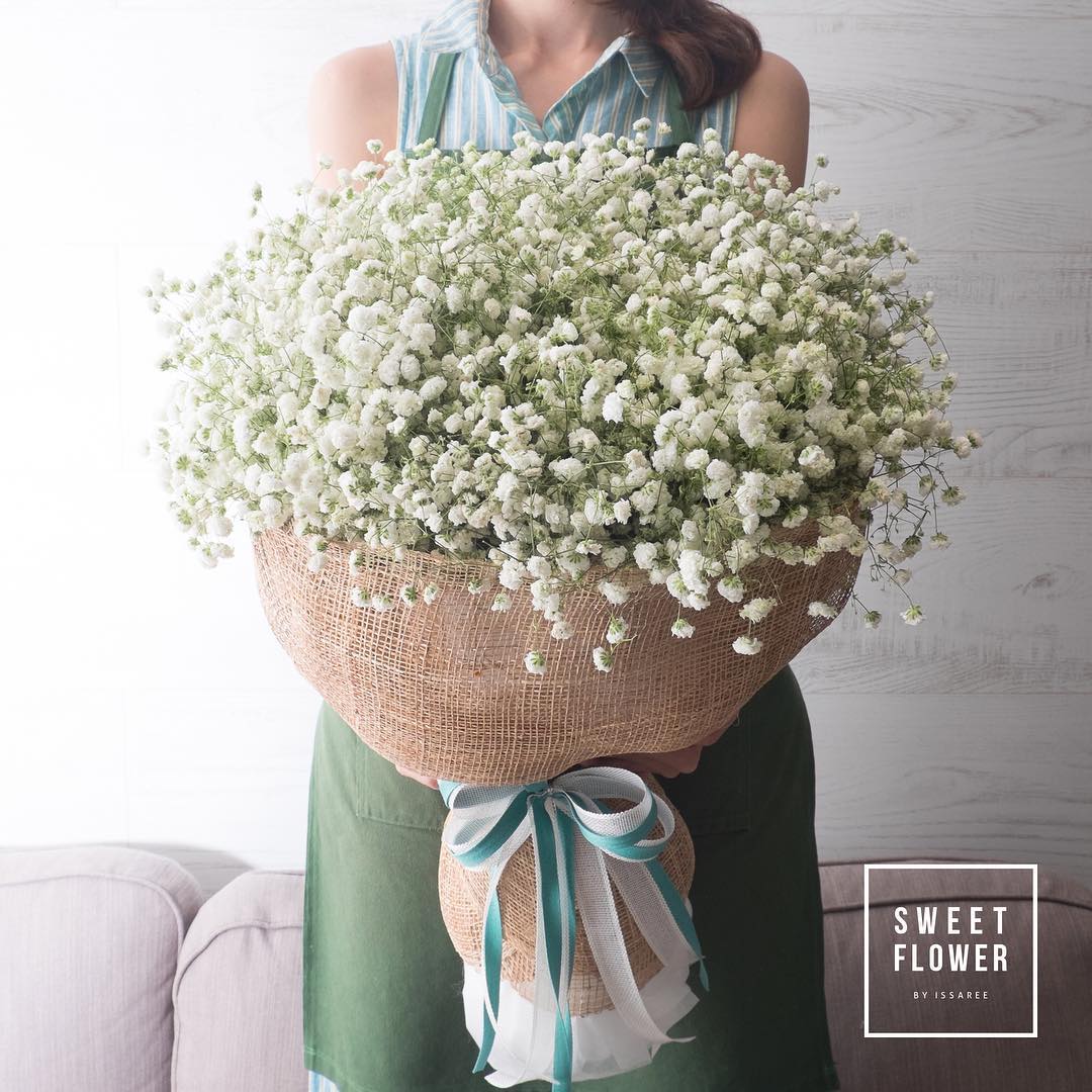 ช่อ ขาว-เขียว หวาน ดอกไม้หลัก เบบี้บรีธ/ยิปโซ — ผลงานร้านดอกไม้ Sweetflower by Issaree