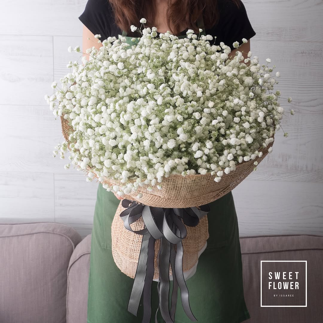 ช่อ ขาว-เขียว หวาน ดอกไม้หลัก เบบี้บรีธ/ยิปโซ — ผลงานร้านดอกไม้ Sweetflower by Issaree — ภาพที่ 2 จาก 2