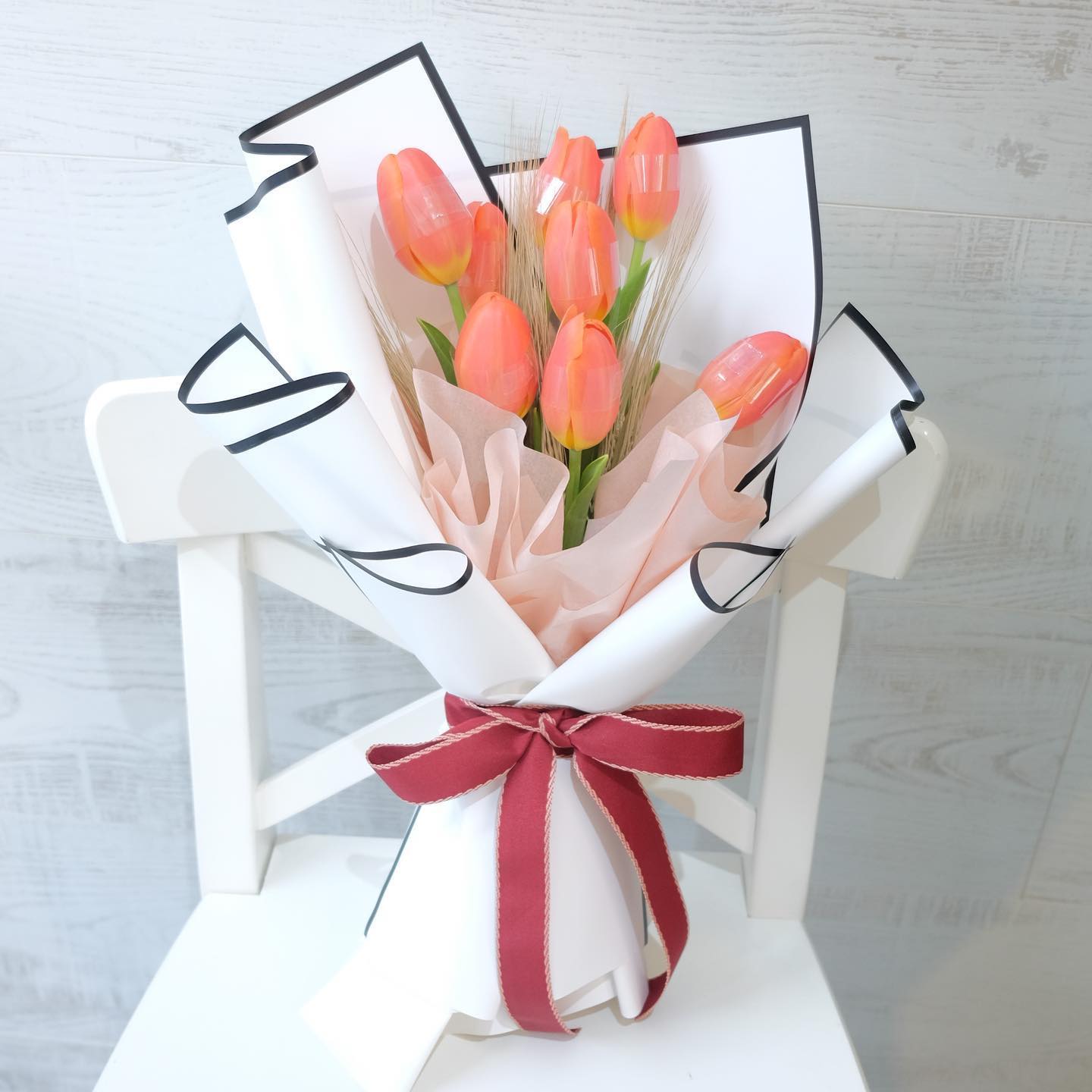 ช่อ เหลือง-ส้ม หวาน ดอกไม้หลัก ทิวลิป เบบี้บรีธ/ยิปโซ — ผลงานร้านดอกไม้ Sweetflower by Issaree
