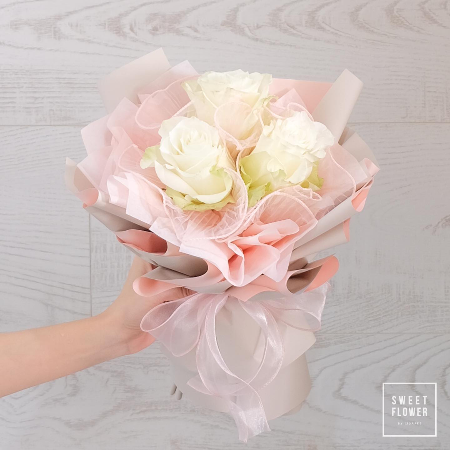 ช่อ พาสเทล หวาน ดอกไม้หลัก กุหลาบ — ผลงานร้านดอกไม้ Sweetflower by Issaree — ภาพที่ 1 จาก 1
