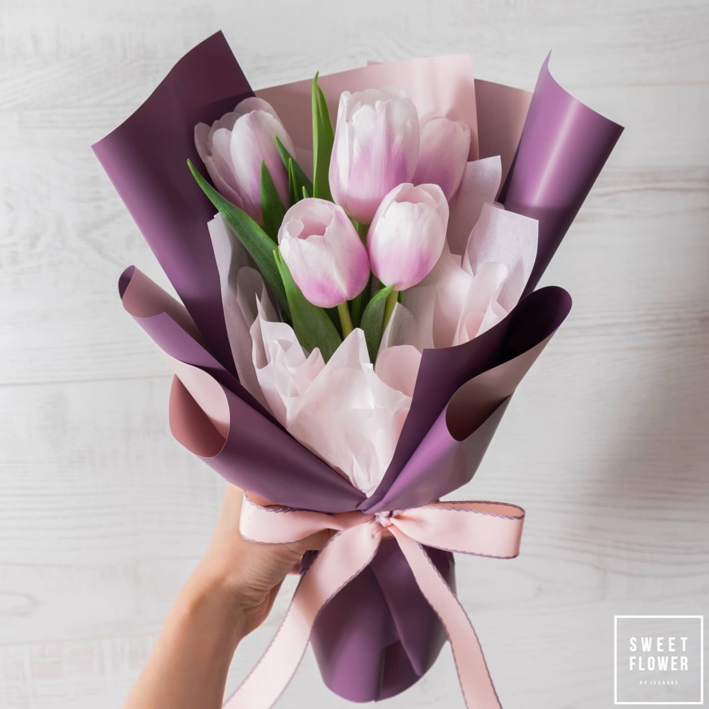 ช่อ ม่วง-ฟ้า หวาน ดอกไม้หลัก ทิวลิป — ผลงานร้านดอกไม้ Sweetflower by Issaree