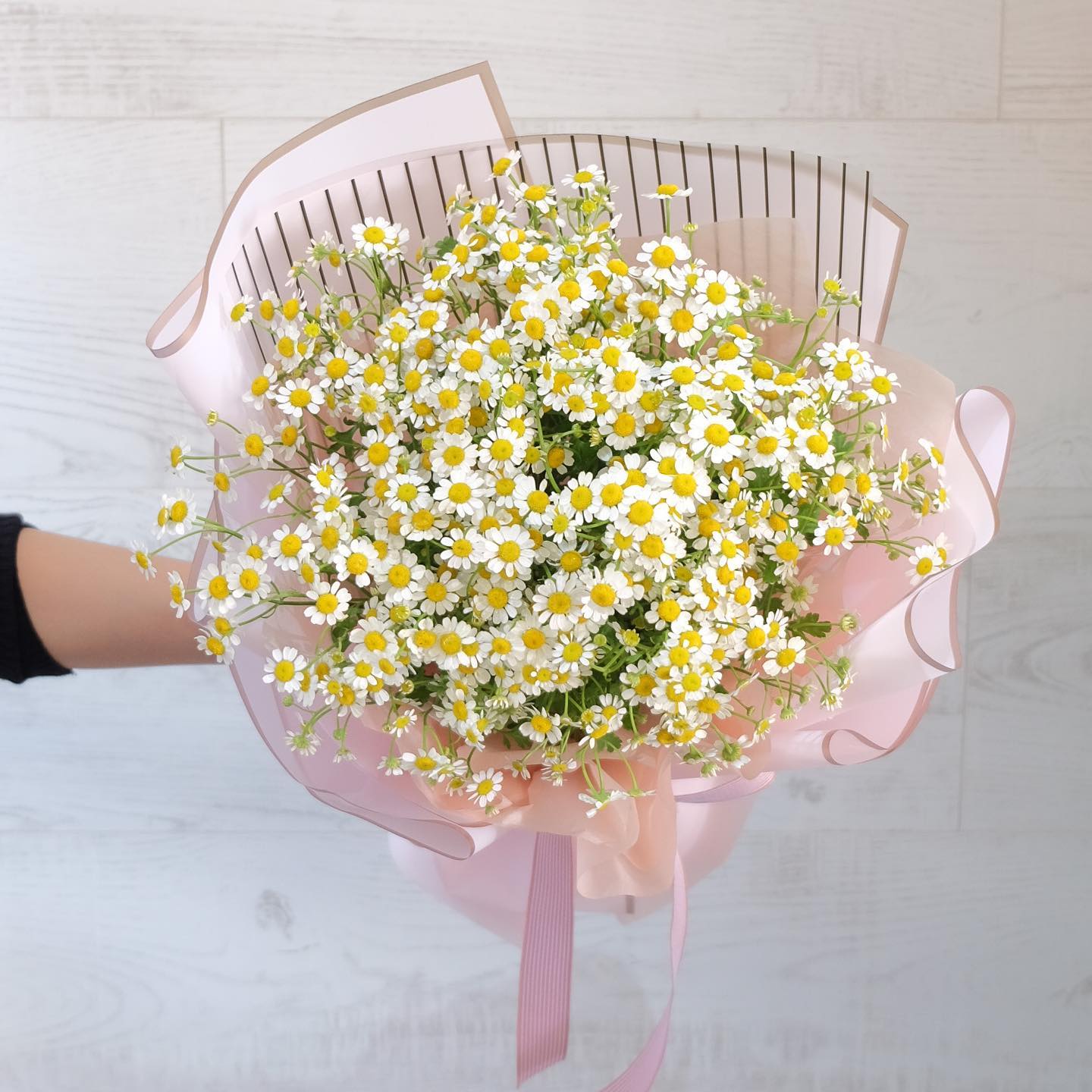ช่อ เหลือง-ส้ม หวาน ดอกไม้หลัก เดซี่/มาร์กาเร็ต — ผลงานร้านดอกไม้ Sweetflower by Issaree
