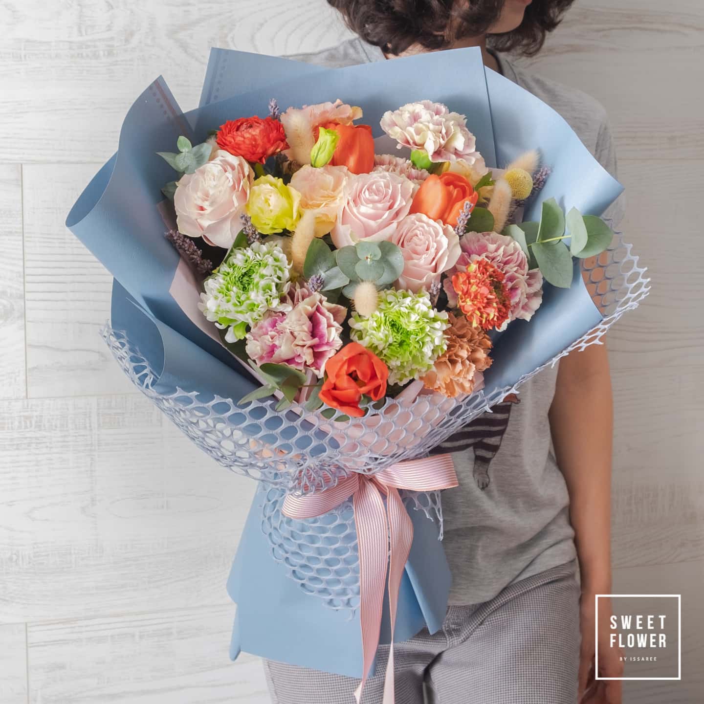 ช่อ พาสเทล หวาน ดอกไม้หลัก กุหลาบ คาร์เนชั่น ไฮเดรนเยีย — ผลงานร้านดอกไม้ Sweetflower by Issaree