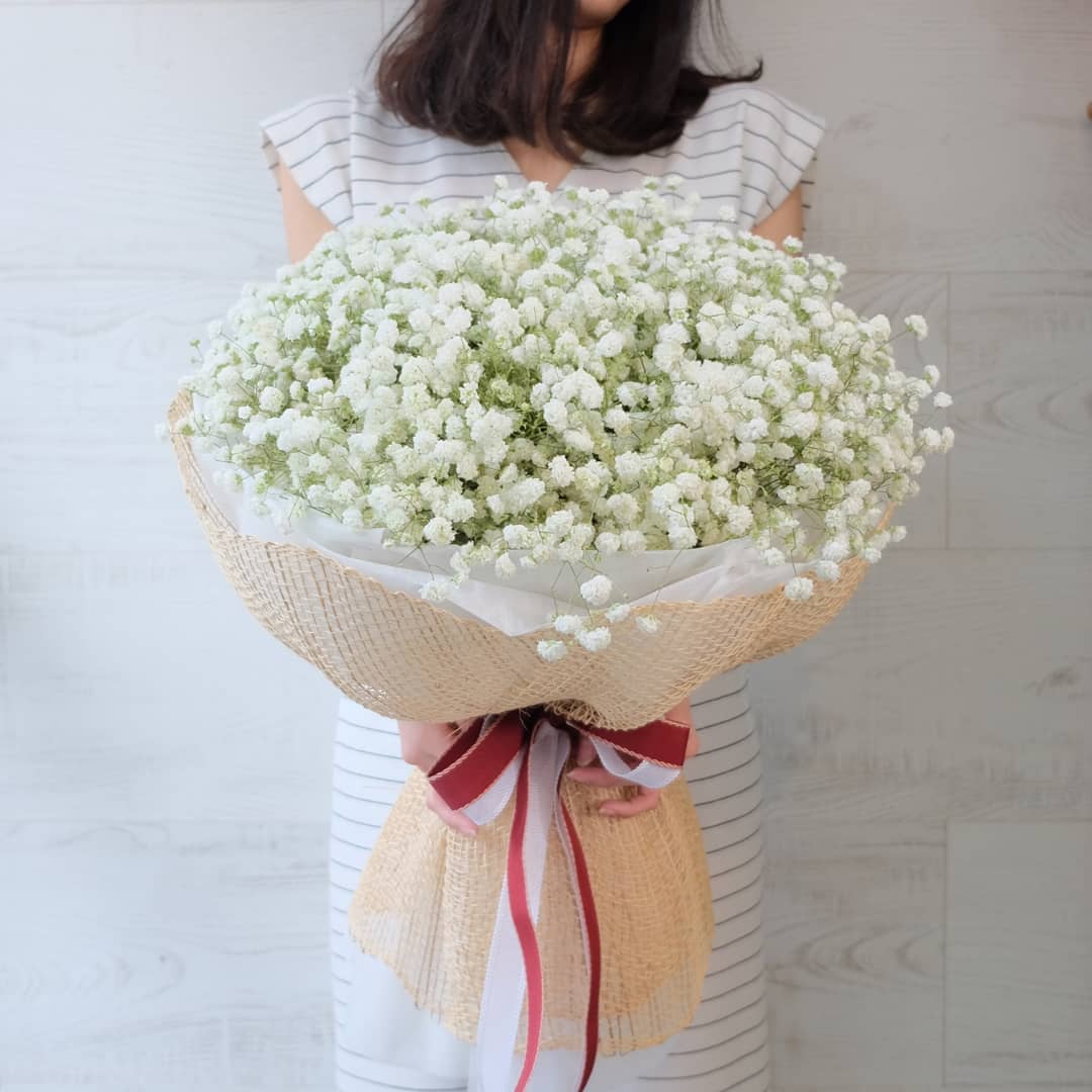 ช่อ ขาว-เขียว หวาน ดอกไม้หลัก เบบี้บรีธ/ยิปโซ — ผลงานร้านดอกไม้ Sweetflower by Issaree