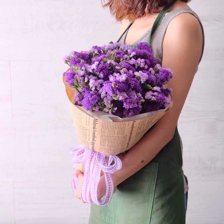ช่อ ม่วง-ฟ้า หวาน ดอกไม้หลัก คาร์เนชั่น — ผลงานร้านดอกไม้ Sweetflower by Issaree