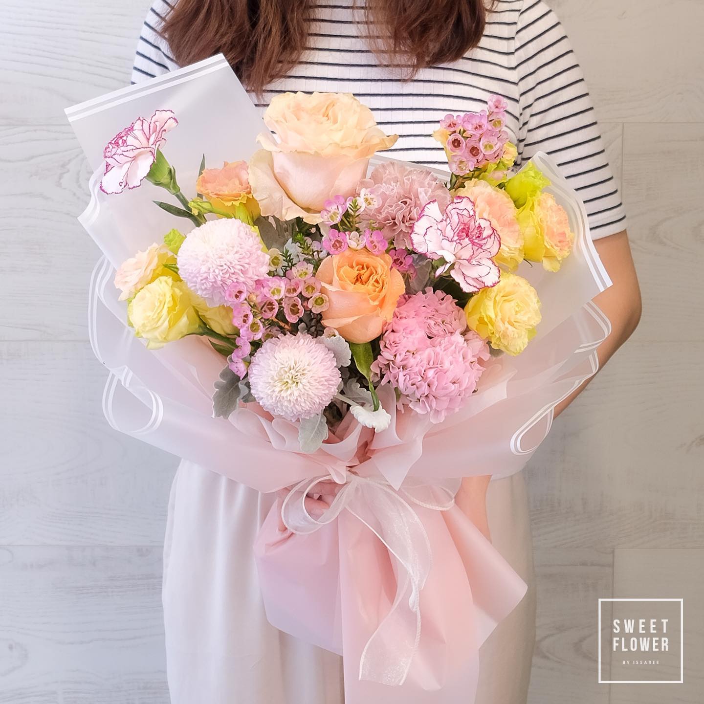 ช่อ พาสเทล หวาน ดอกไม้หลัก กุหลาบ คาร์เนชั่น เบญจมาศ/มัม — ผลงานร้านดอกไม้ Sweetflower by Issaree