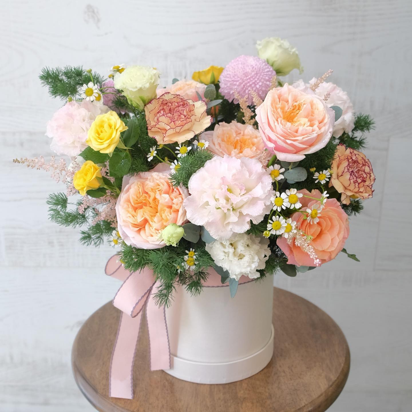 กล่อง พาสเทล หวาน ดอกไม้หลัก กุหลาบ คาร์เนชั่น เบญจมาศ/มัม — ผลงานร้านดอกไม้ Sweetflower by Issaree