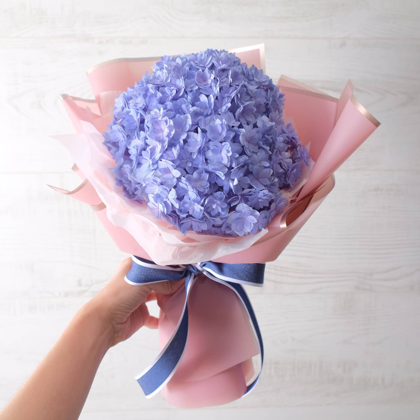 ช่อ ม่วง-ฟ้า หวาน ดอกไม้หลัก ไฮเดรนเยีย — ผลงานร้านดอกไม้ Sweetflower by Issaree