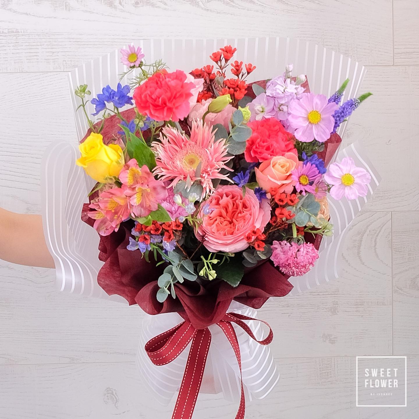 ช่อ หลากสี หวาน ดอกไม้หลัก กุหลาบ เยอบีร่า คาร์เนชั่น — ผลงานร้านดอกไม้ Sweetflower by Issaree