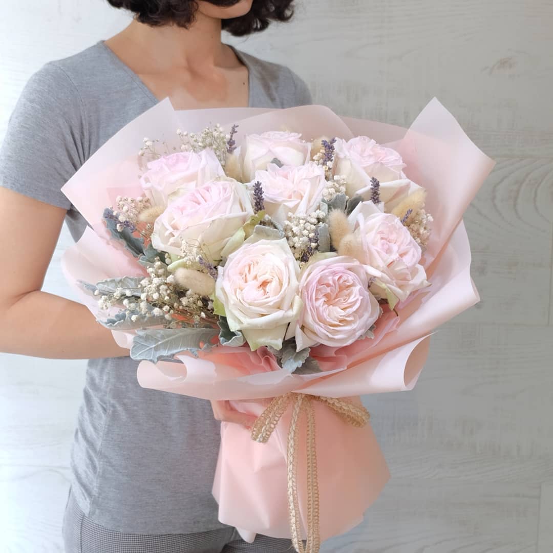 ช่อ พาสเทล หวาน ดอกไม้หลัก กุหลาบ เบบี้บรีธ/ยิปโซ — ผลงานร้านดอกไม้ Sweetflower by Issaree