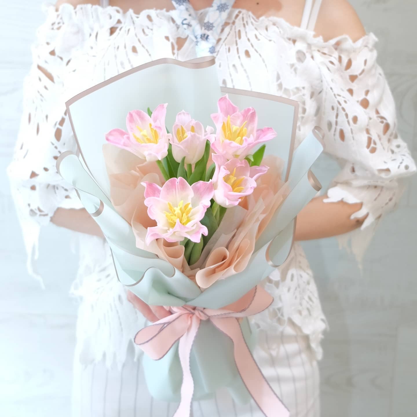 ช่อ พาสเทล หวาน ดอกไม้หลัก ทิวลิป — ผลงานร้านดอกไม้ Sweetflower by Issaree — ภาพที่ 2 จาก 2