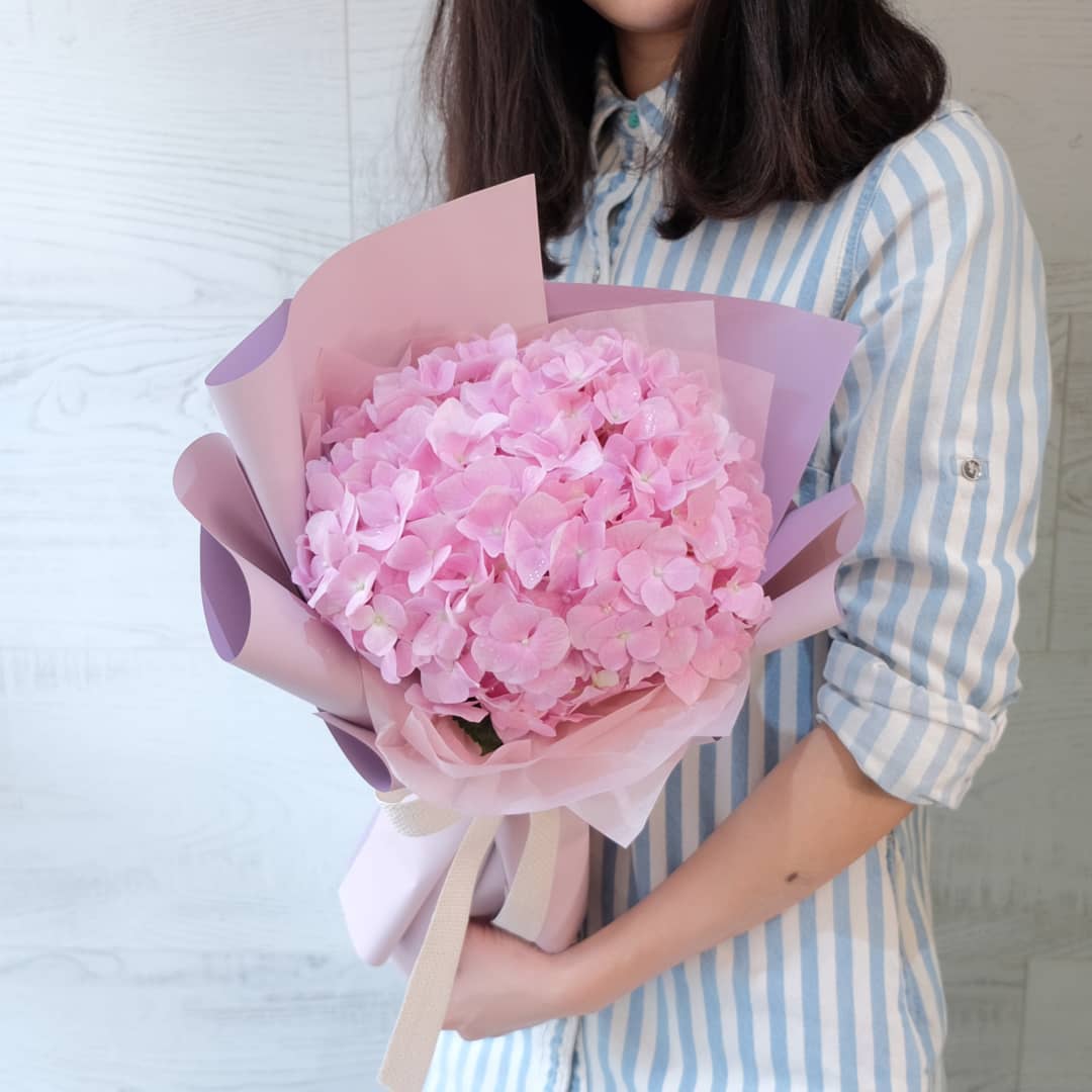 ช่อ พาสเทล หวาน ดอกไม้หลัก ไฮเดรนเยีย — ผลงานร้านดอกไม้ Sweetflower by Issaree