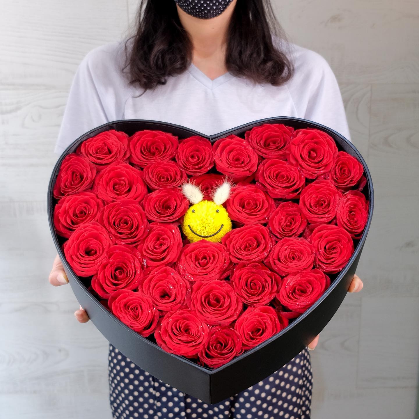 กล่อง แดงโรแมนติก สดใส ดอกไม้หลัก กุหลาบ — ผลงานร้านดอกไม้ Sweetflower by Issaree — ภาพที่ 2 จาก 3