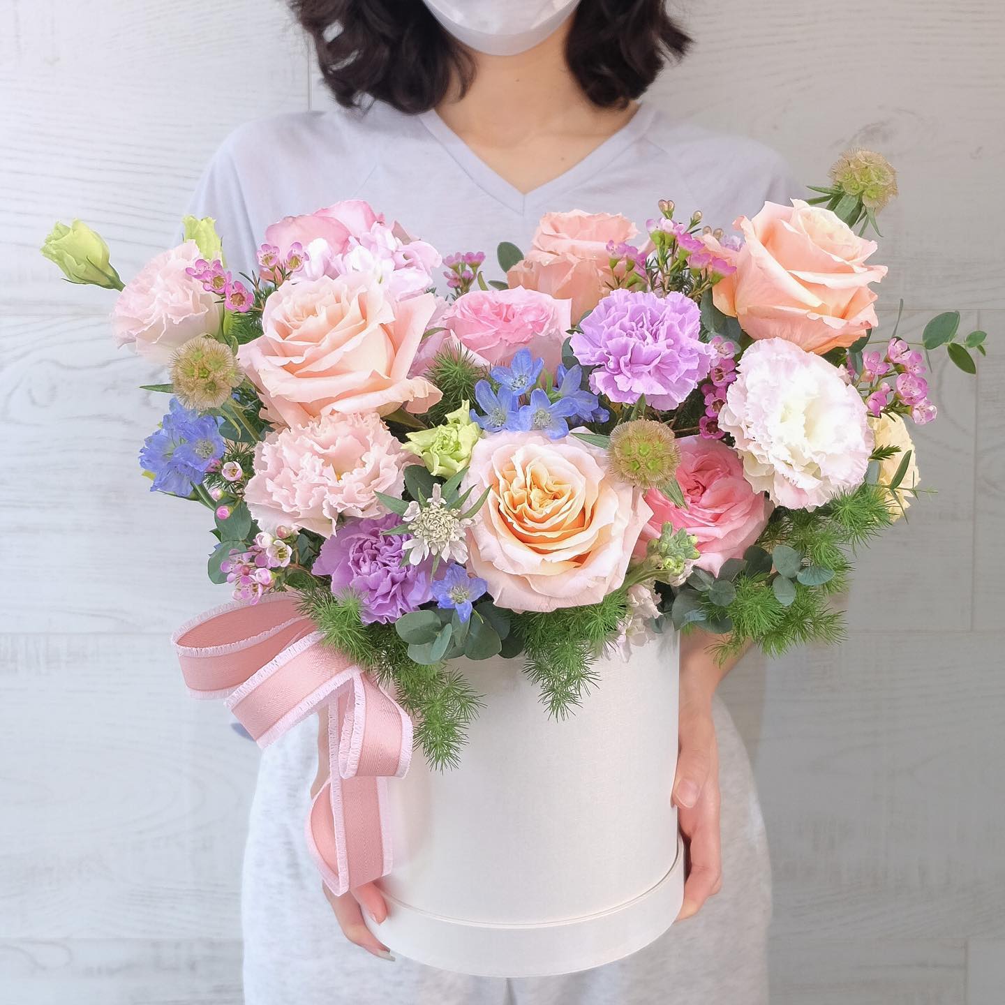กล่อง พาสเทล หวาน ดอกไม้หลัก กุหลาบ คาร์เนชั่น เบญจมาศ/มัม — ผลงานร้านดอกไม้ Sweetflower by Issaree