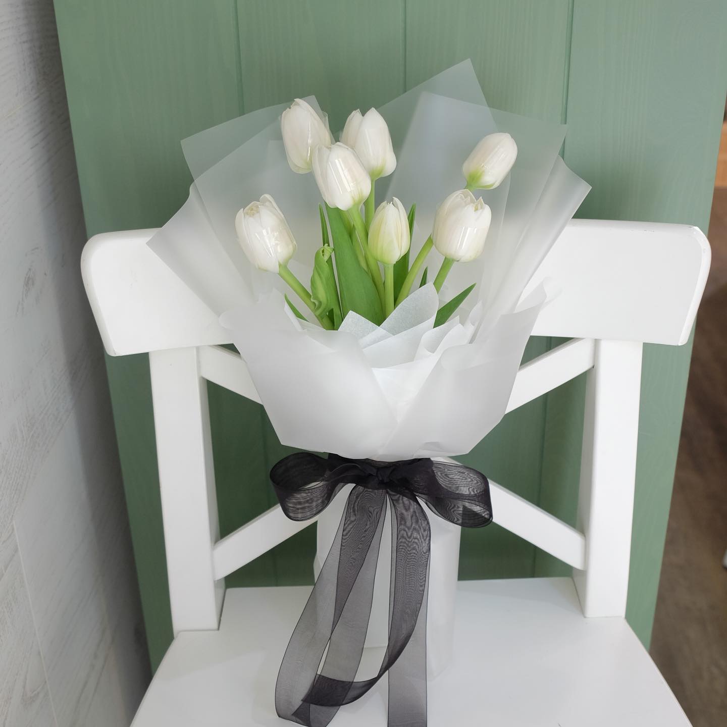 ช่อ ขาว-เขียว หวาน ดอกไม้หลัก ทิวลิป — ผลงานร้านดอกไม้ Sweetflower by Issaree