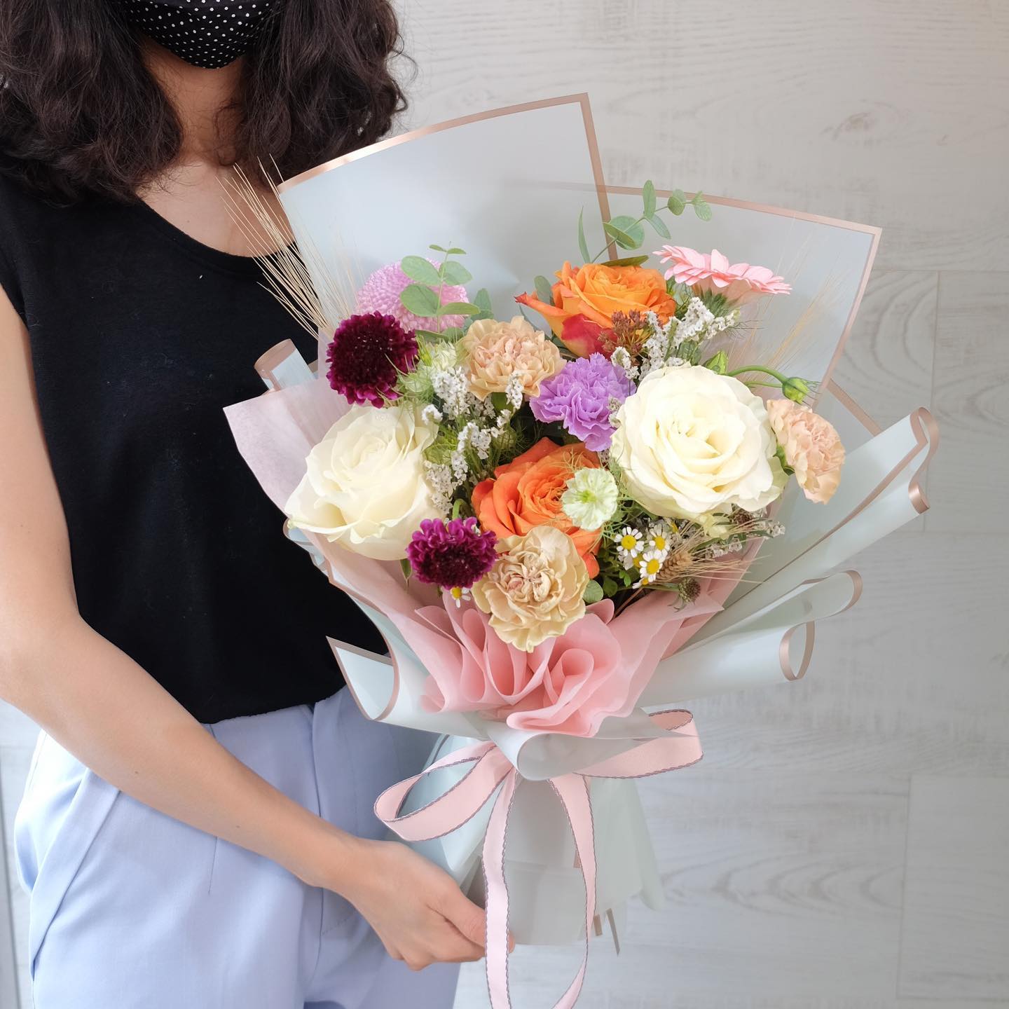 ช่อ หลากสี หวาน ดอกไม้หลัก กุหลาบ คาร์เนชั่น เบญจมาศ/มัม — ผลงานร้านดอกไม้ Sweetflower by Issaree