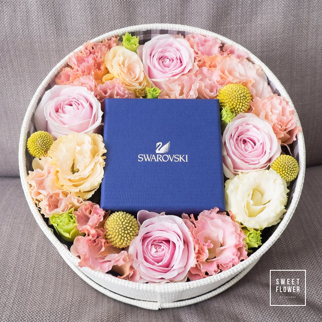 กล่อง พาสเทล ดอกไม้หลัก กุหลาบ คาร์เนชั่น เบญจมาศ/มัม — ผลงานร้านดอกไม้ Sweetflower by Issaree — ภาพที่ 2 จาก 3