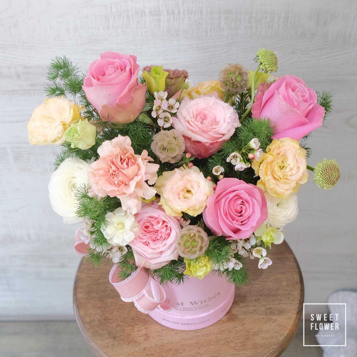 กล่อง พาสเทล หวาน ดอกไม้หลัก กุหลาบ คาร์เนชั่น เบญจมาศ/มัม — ผลงานร้านดอกไม้ Sweetflower by Issaree