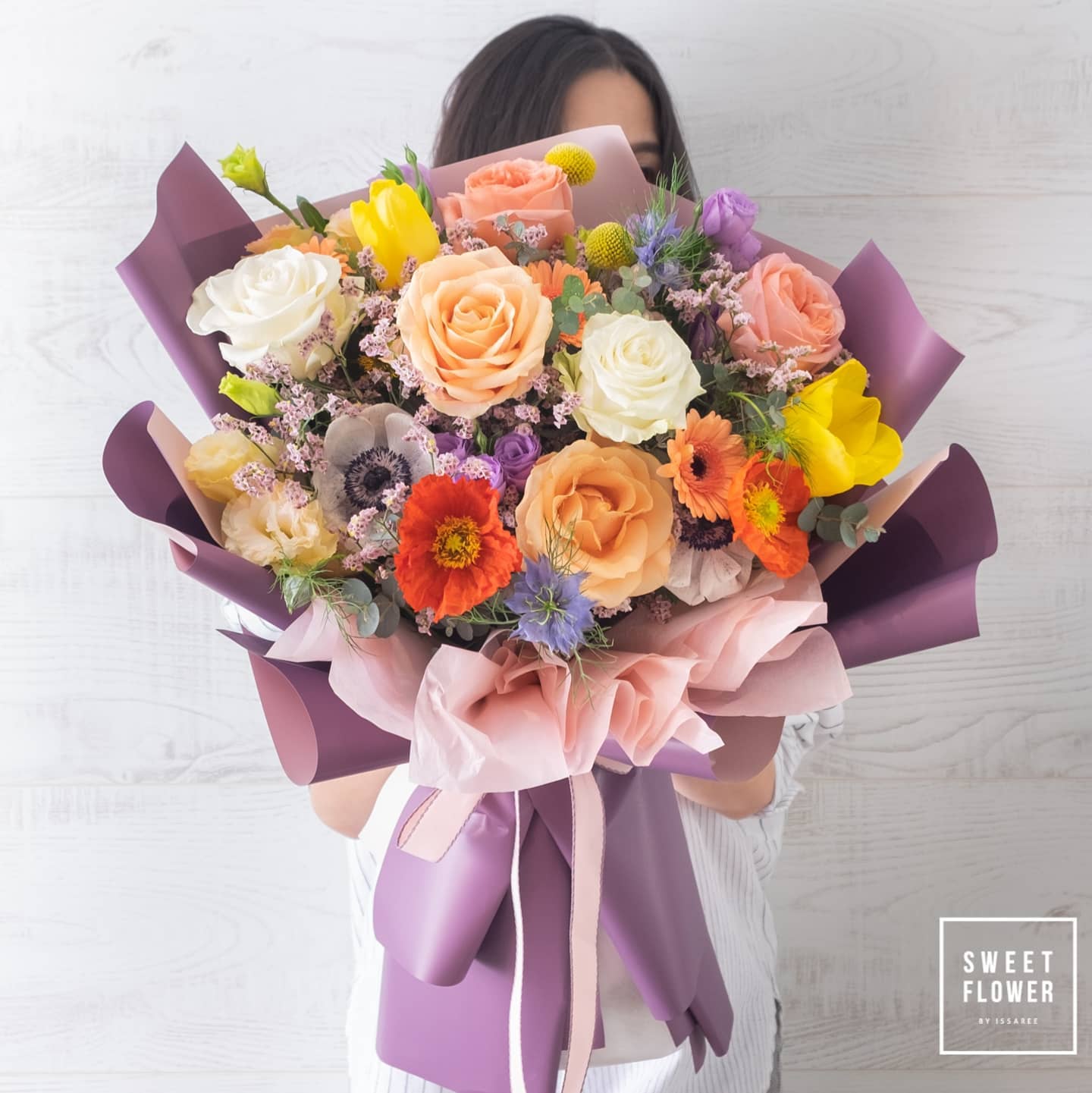 ช่อ หลากสี หวาน ดอกไม้หลัก กุหลาบ ทิวลิป เดซี่/มาร์กาเร็ต — ผลงานร้านดอกไม้ Sweetflower by Issaree