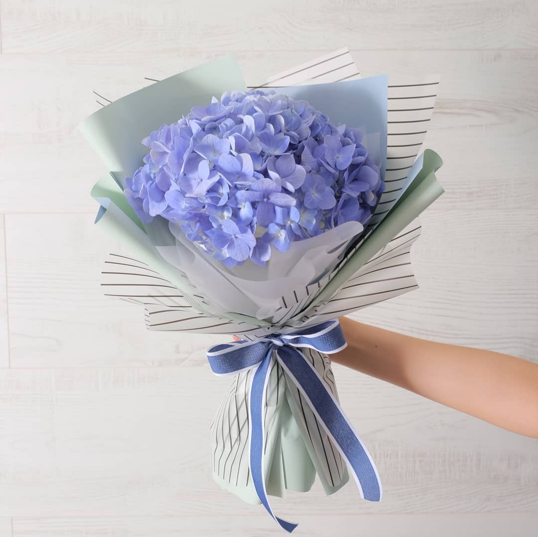 ช่อ ม่วง-ฟ้า หวาน ดอกไม้หลัก ไฮเดรนเยีย — ผลงานร้านดอกไม้ Sweetflower by Issaree