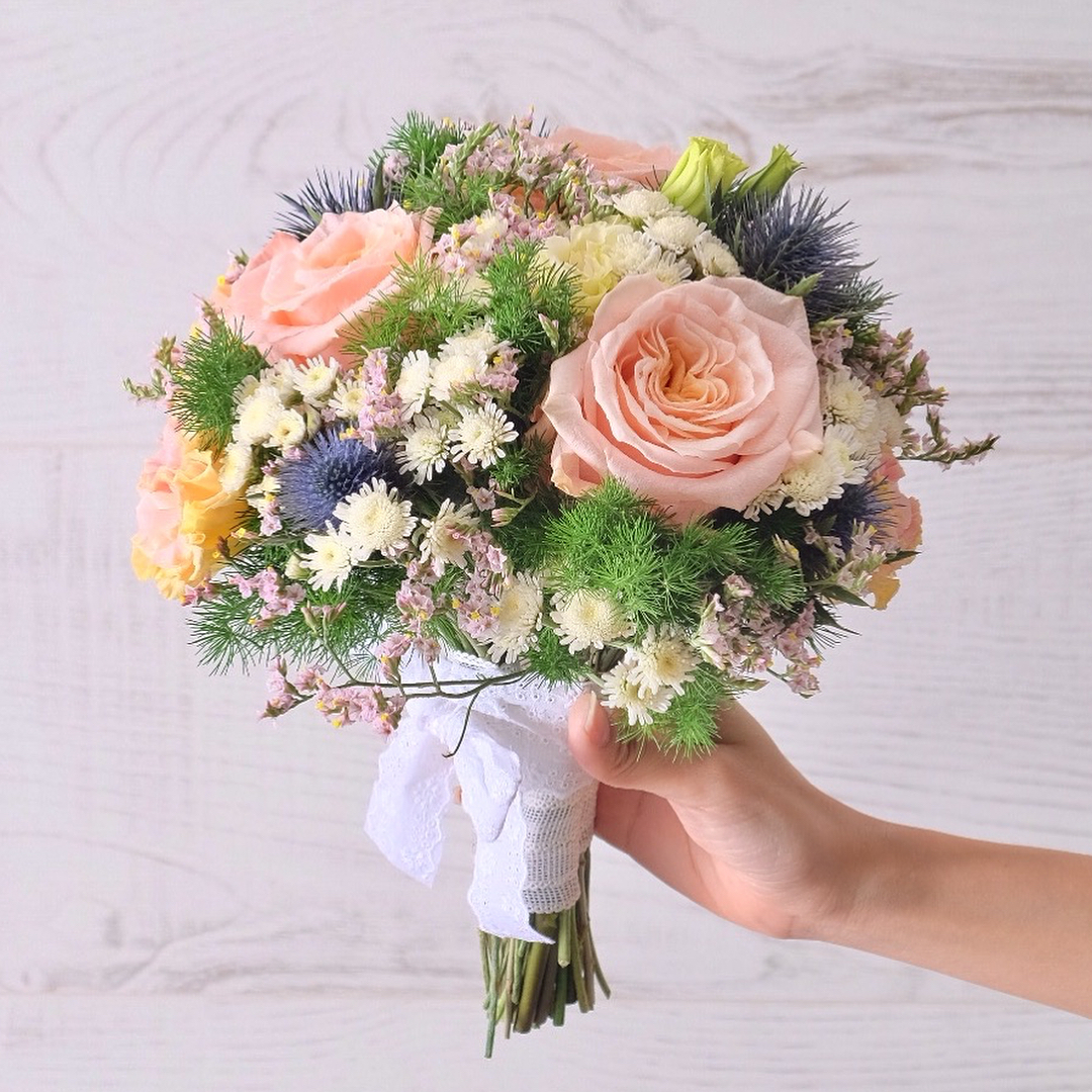 ช่อ พาสเทล หวาน ดอกไม้หลัก กุหลาบ คาร์เนชั่น เบญจมาศ/มัม — ผลงานร้านดอกไม้ Sweetflower by Issaree