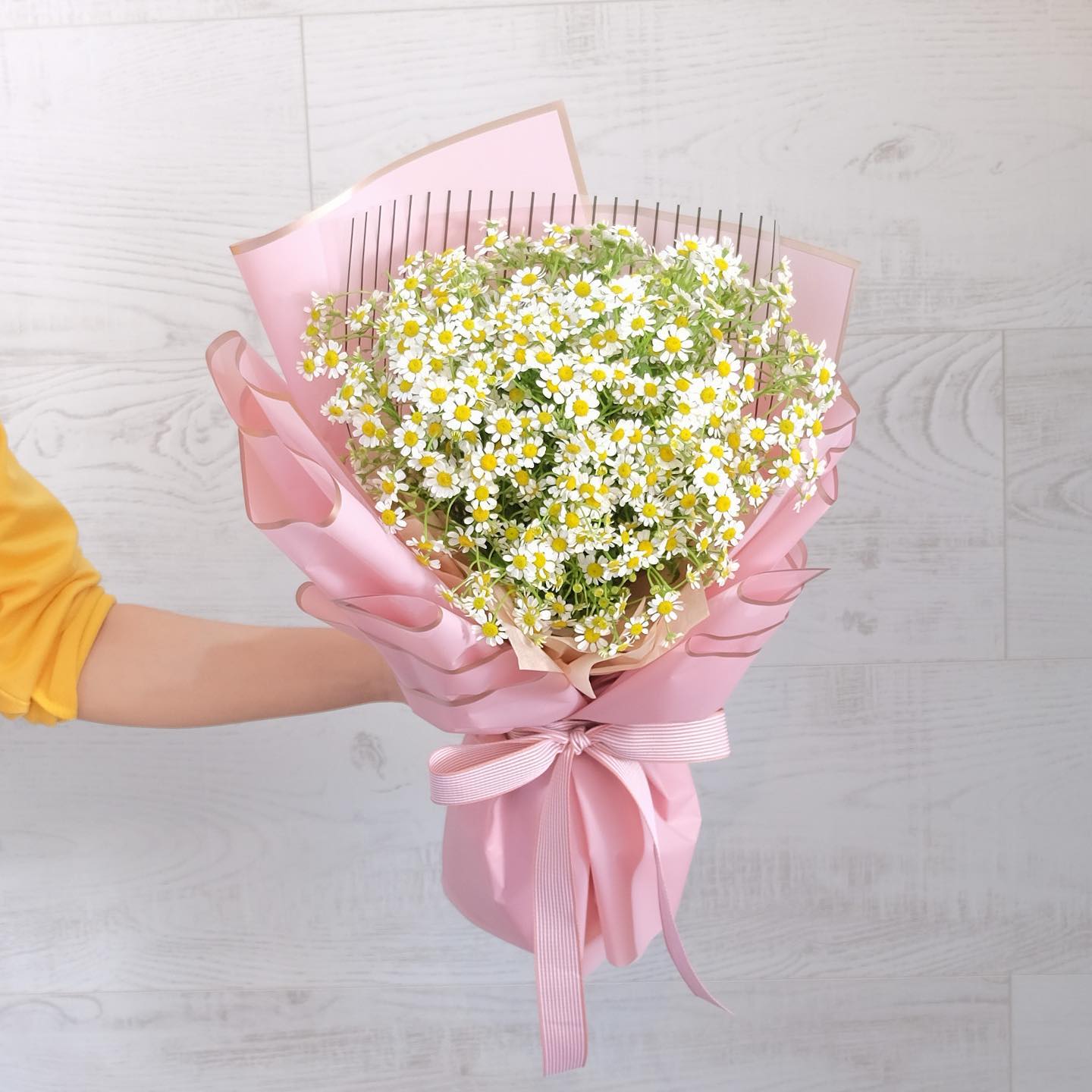 ช่อ เหลือง-ส้ม หวาน ดอกไม้หลัก เดซี่/มาร์กาเร็ต — ผลงานร้านดอกไม้ Sweetflower by Issaree — ภาพที่ 1 จาก 2