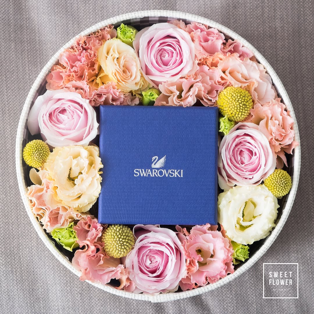 กล่อง พาสเทล ดอกไม้หลัก กุหลาบ คาร์เนชั่น เบญจมาศ/มัม — ผลงานร้านดอกไม้ Sweetflower by Issaree — ภาพที่ 3 จาก 3