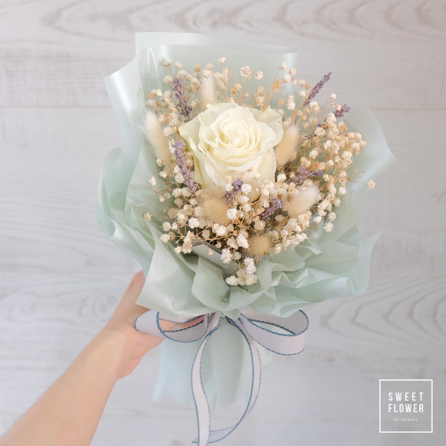 ช่อ พาสเทล หวาน ดอกไม้หลัก กุหลาบ เบบี้บรีธ/ยิปโซ ดอกไม้แห้ง — ผลงานร้านดอกไม้ Sweetflower by Issaree