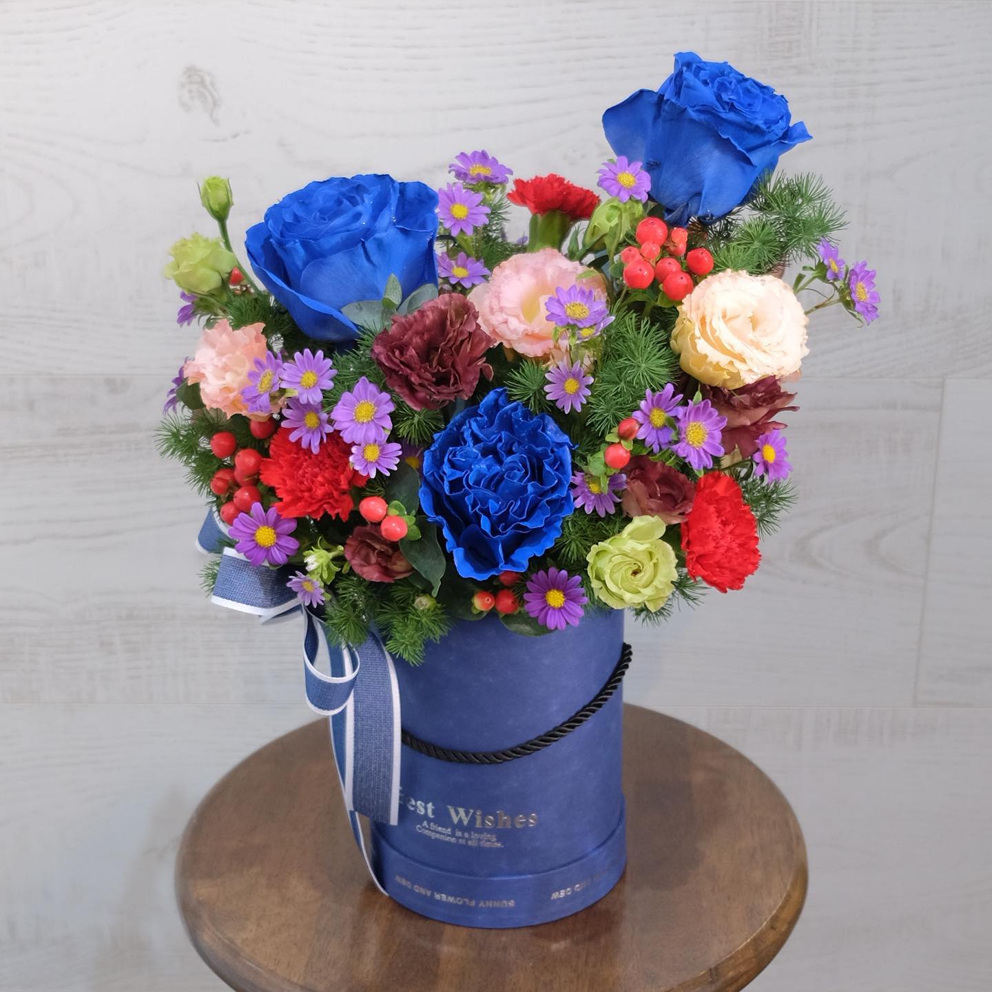 กล่อง หลากสี หวาน ดอกไม้หลัก กุหลาบ คาร์เนชั่น เบญจมาศ/มัม — ผลงานร้านดอกไม้ Sweetflower by Issaree — ภาพที่ 2 จาก 4