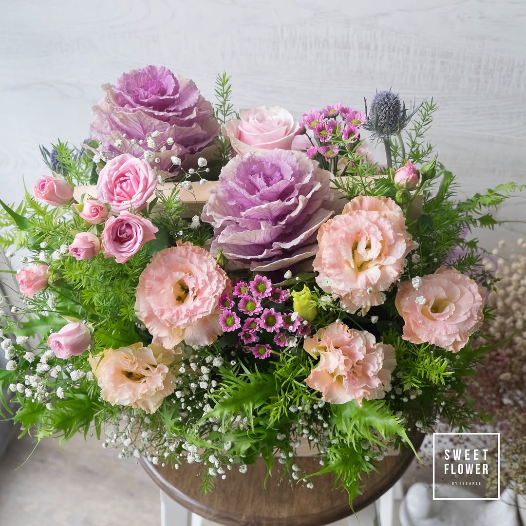 กล่อง พาสเทล หวาน ดอกไม้หลัก ไฮเดรนเยีย กุหลาบ คาร์เนชั่น — ผลงานร้านดอกไม้ Sweetflower by Issaree — ภาพที่ 3 จาก 4