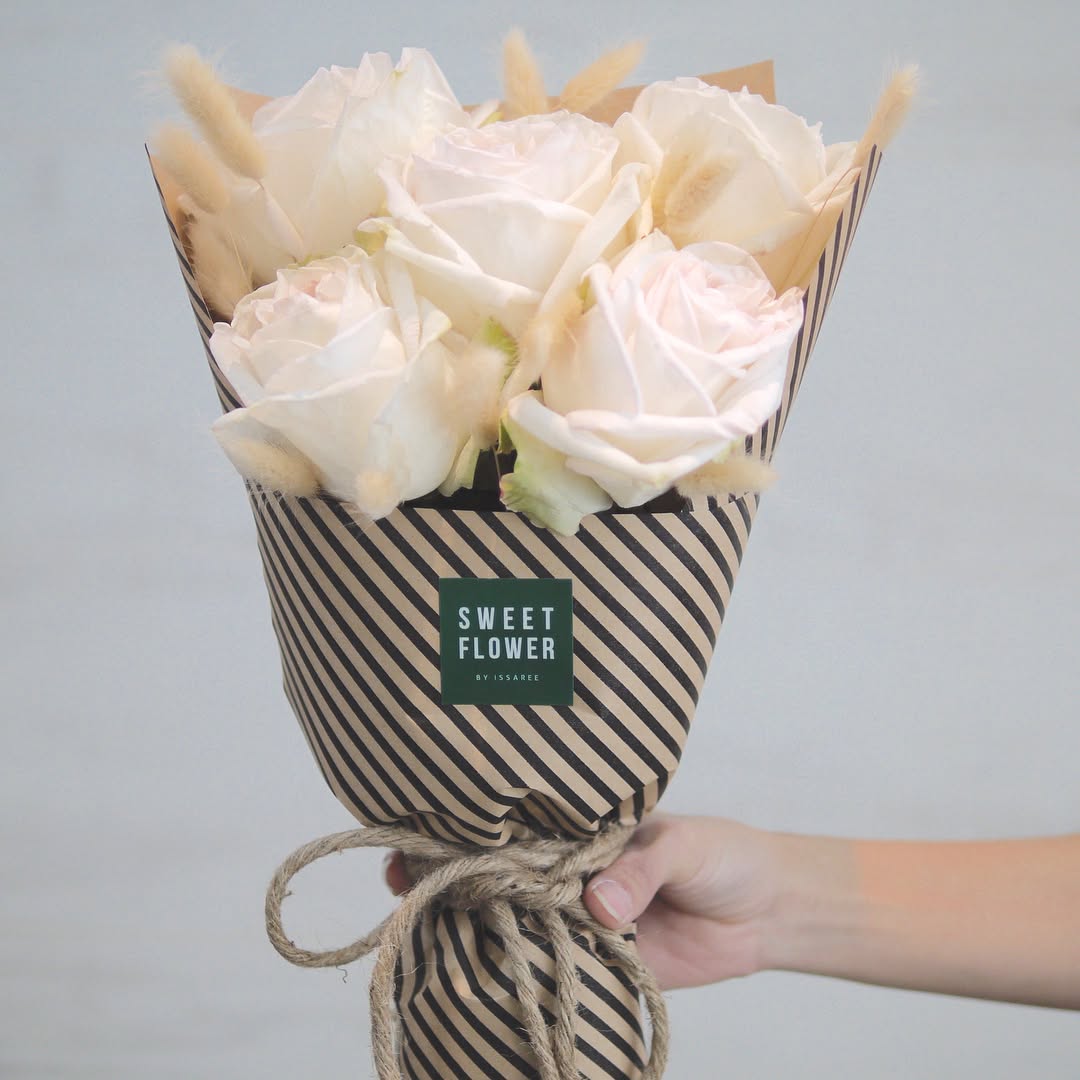 ช่อ พาสเทล หวาน ดอกไม้หลัก กุหลาบ — ผลงานร้านดอกไม้ Sweetflower by Issaree — ภาพที่ 3 จาก 3