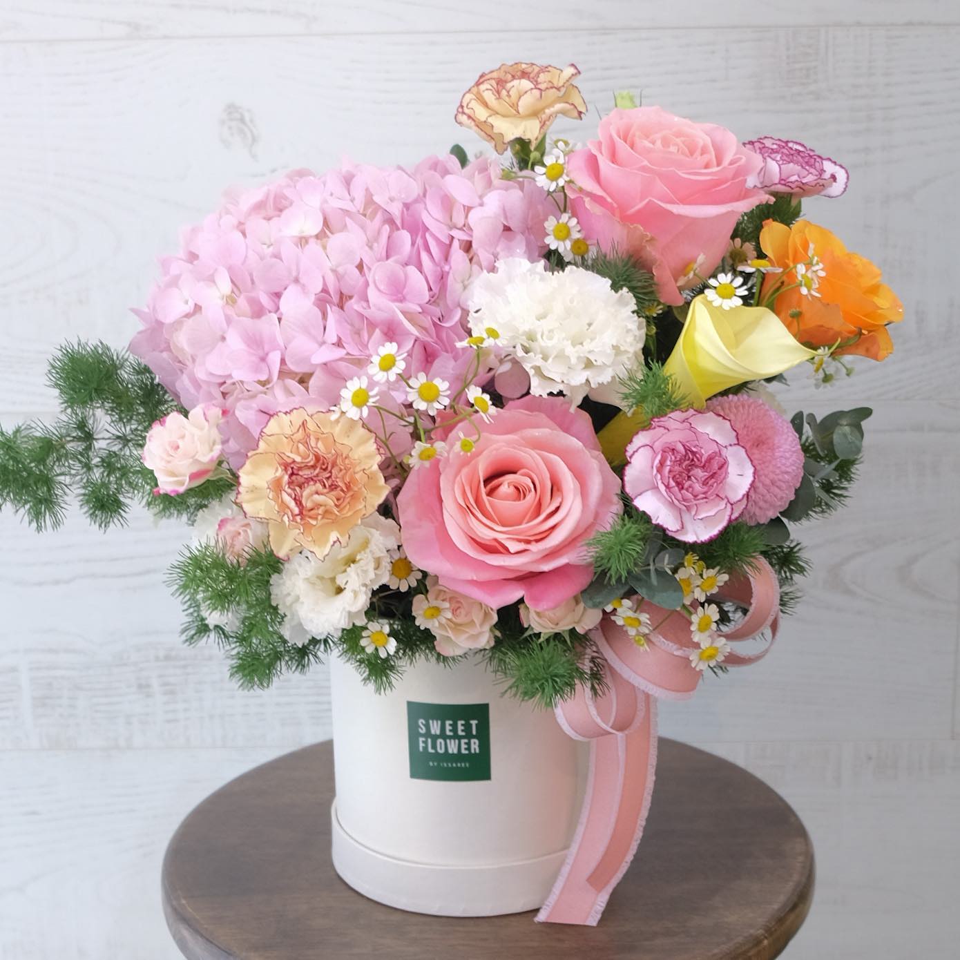 กล่อง พาสเทล หวาน ดอกไม้หลัก กุหลาบ ไฮเดรนเยีย คาร์เนชั่น — ผลงานร้านดอกไม้ Sweetflower by Issaree — ภาพที่ 2 จาก 2