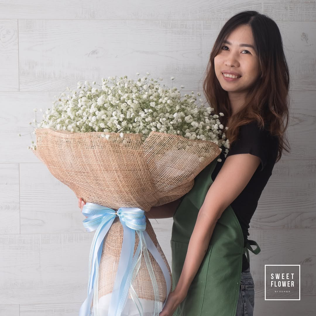 ช่อ ขาว-เขียว หวาน ดอกไม้หลัก เบบี้บรีธ/ยิปโซ — ผลงานร้านดอกไม้ Sweetflower by Issaree — ภาพที่ 2 จาก 2