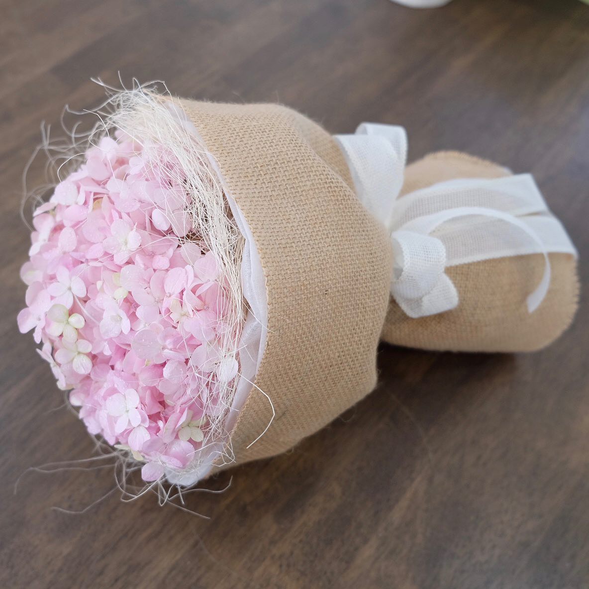ช่อ พาสเทล หวาน ดอกไม้หลัก ไฮเดรนเยีย — ผลงานร้านดอกไม้ Sweetflower by Issaree