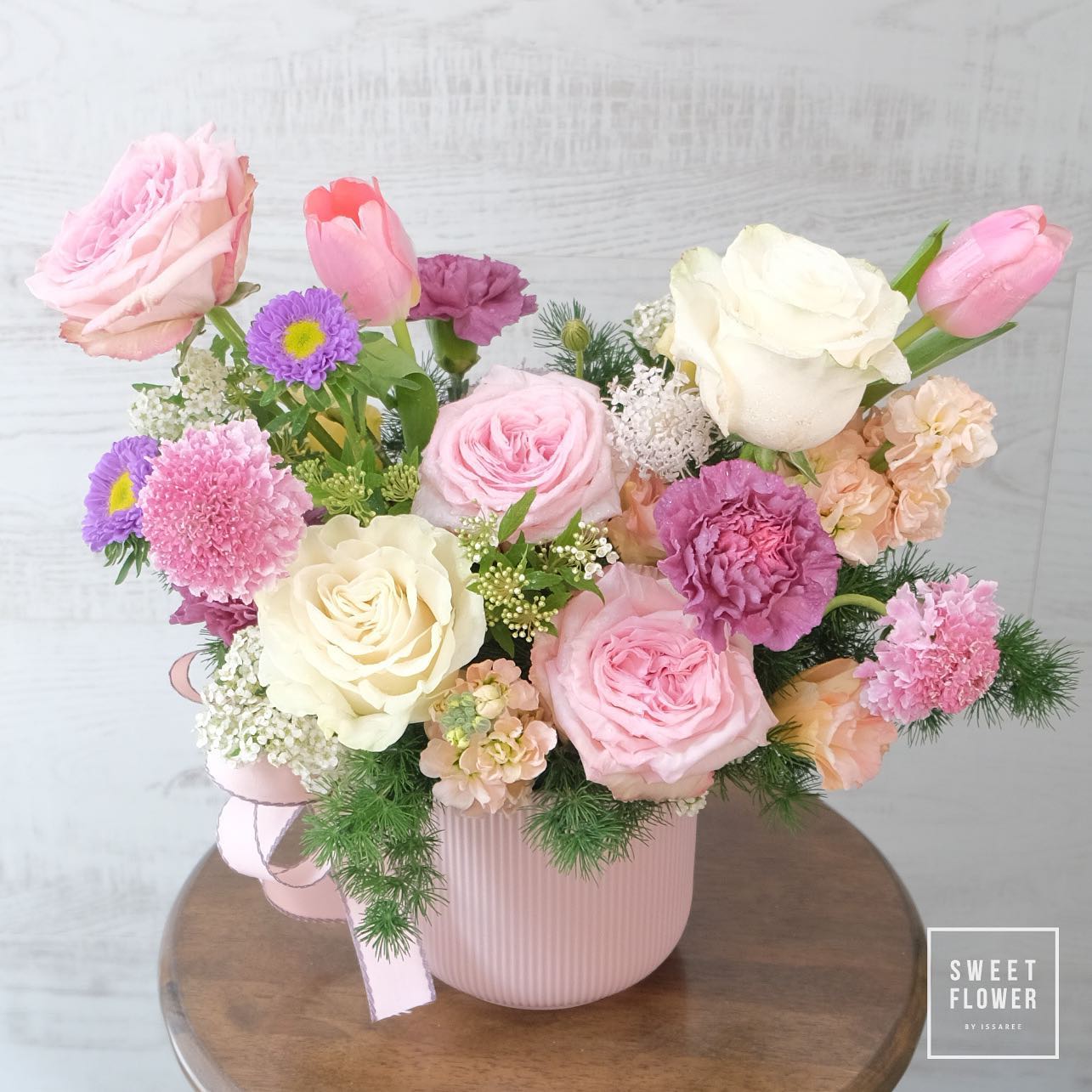 แจกัน พาสเทล หวาน ดอกไม้หลัก กุหลาบ ทิวลิป คาร์เนชั่น — ผลงานร้านดอกไม้ Sweetflower by Issaree — ภาพที่ 5 จาก 6