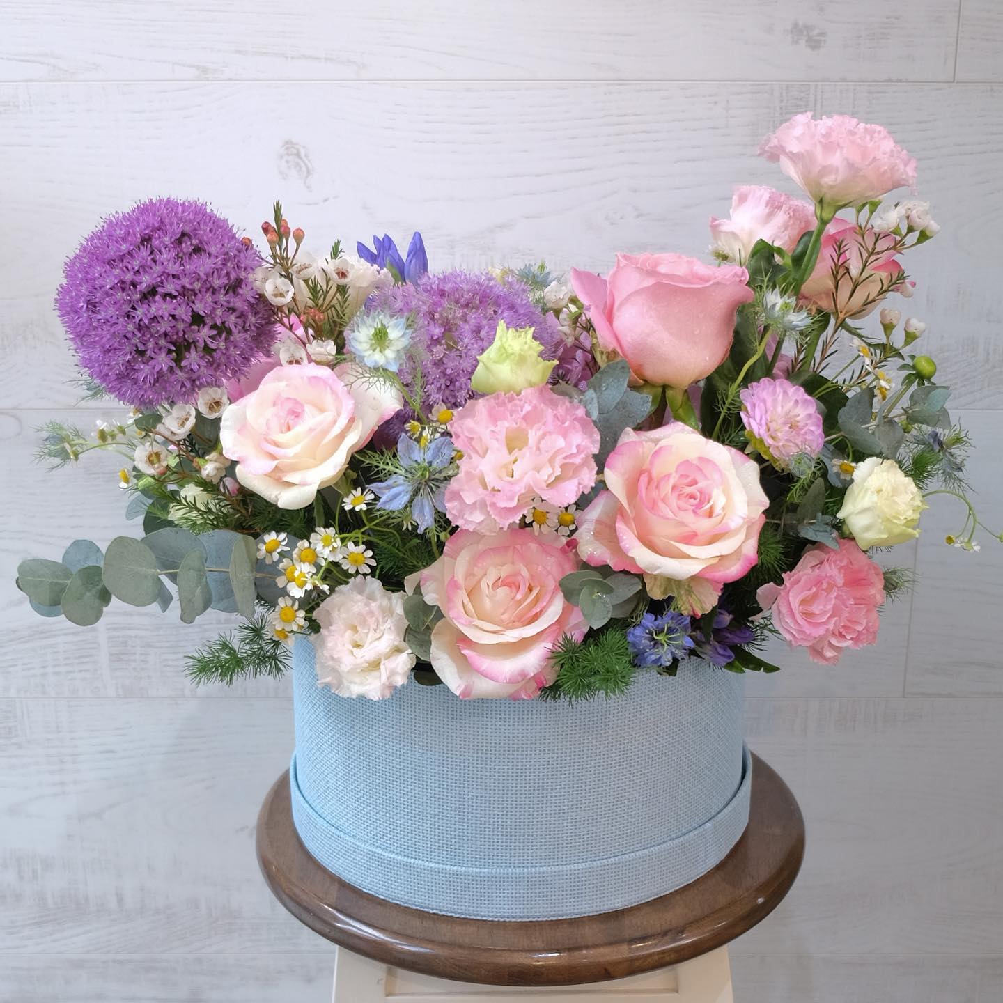 กล่อง พาสเทล หวาน ดอกไม้หลัก ไฮเดรนเยีย กุหลาบ คาร์เนชั่น — ผลงานร้านดอกไม้ Sweetflower by Issaree — ภาพที่ 5 จาก 6