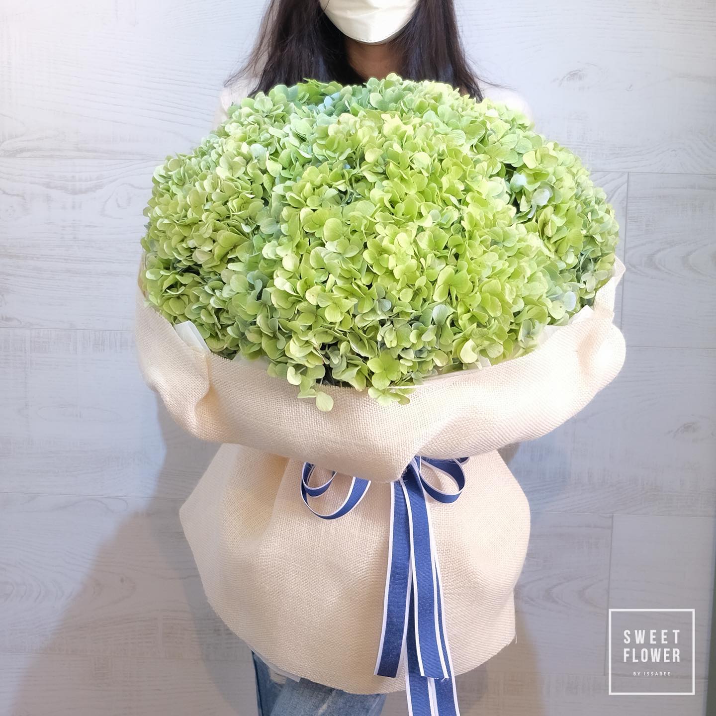 ช่อ เหลือง-ส้ม หวาน ดอกไม้หลัก ไฮเดรนเยีย — ผลงานร้านดอกไม้ Sweetflower by Issaree