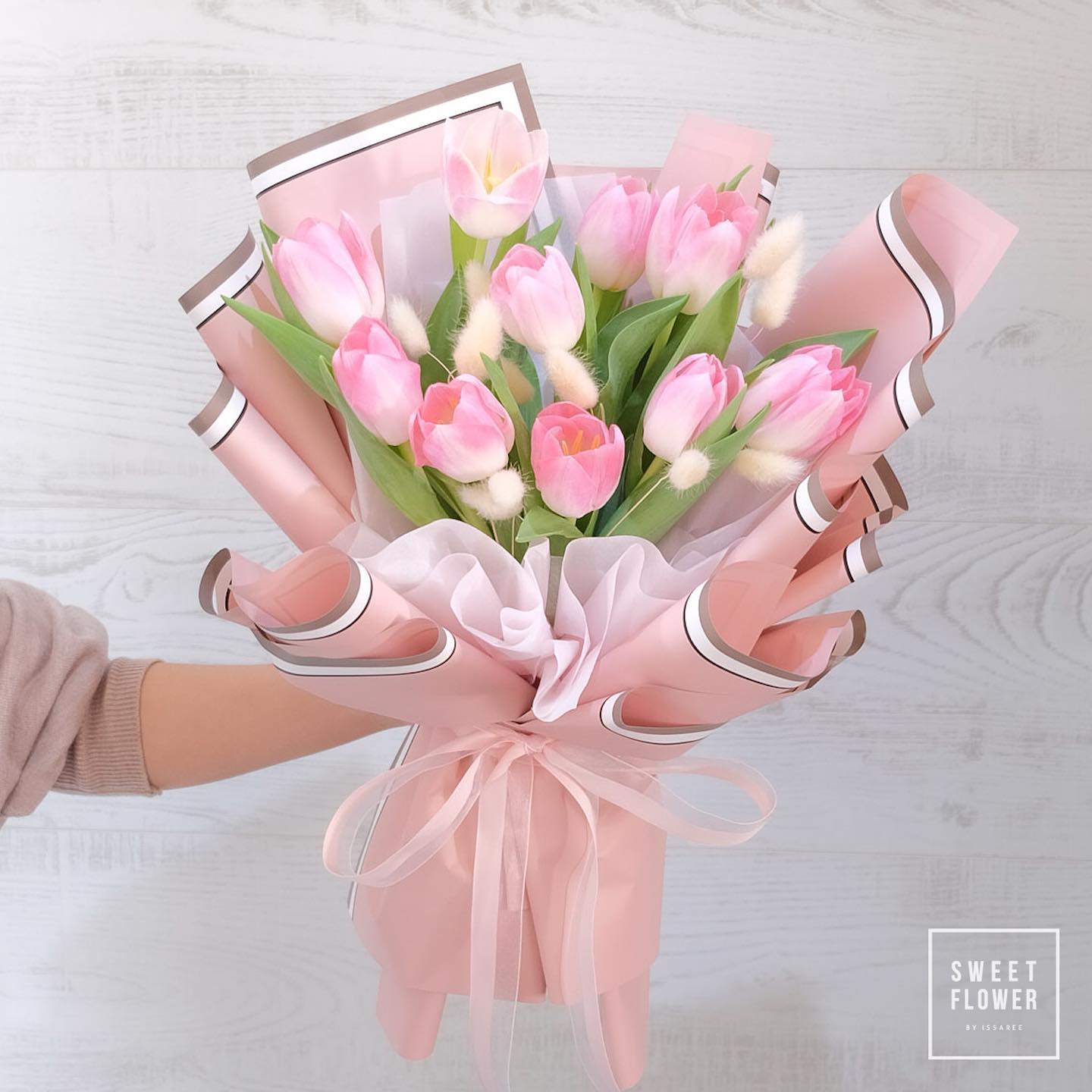 ช่อ พาสเทล หวาน ดอกไม้หลัก ทิวลิป ลิลลี่ — ผลงานร้านดอกไม้ Sweetflower by Issaree