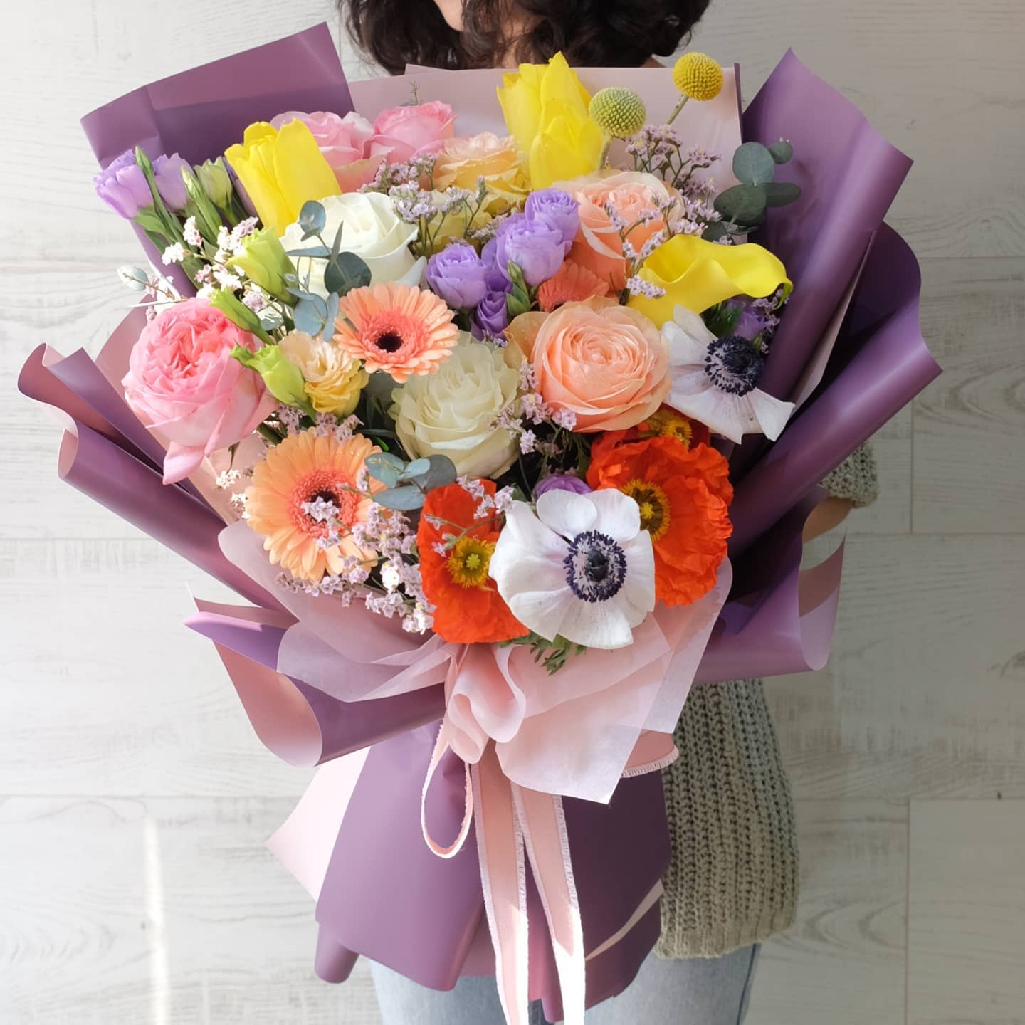 ช่อ หลากสี หวาน ดอกไม้หลัก กุหลาบ ทิวลิป คาร์เนชั่น — ผลงานร้านดอกไม้ Sweetflower by Issaree