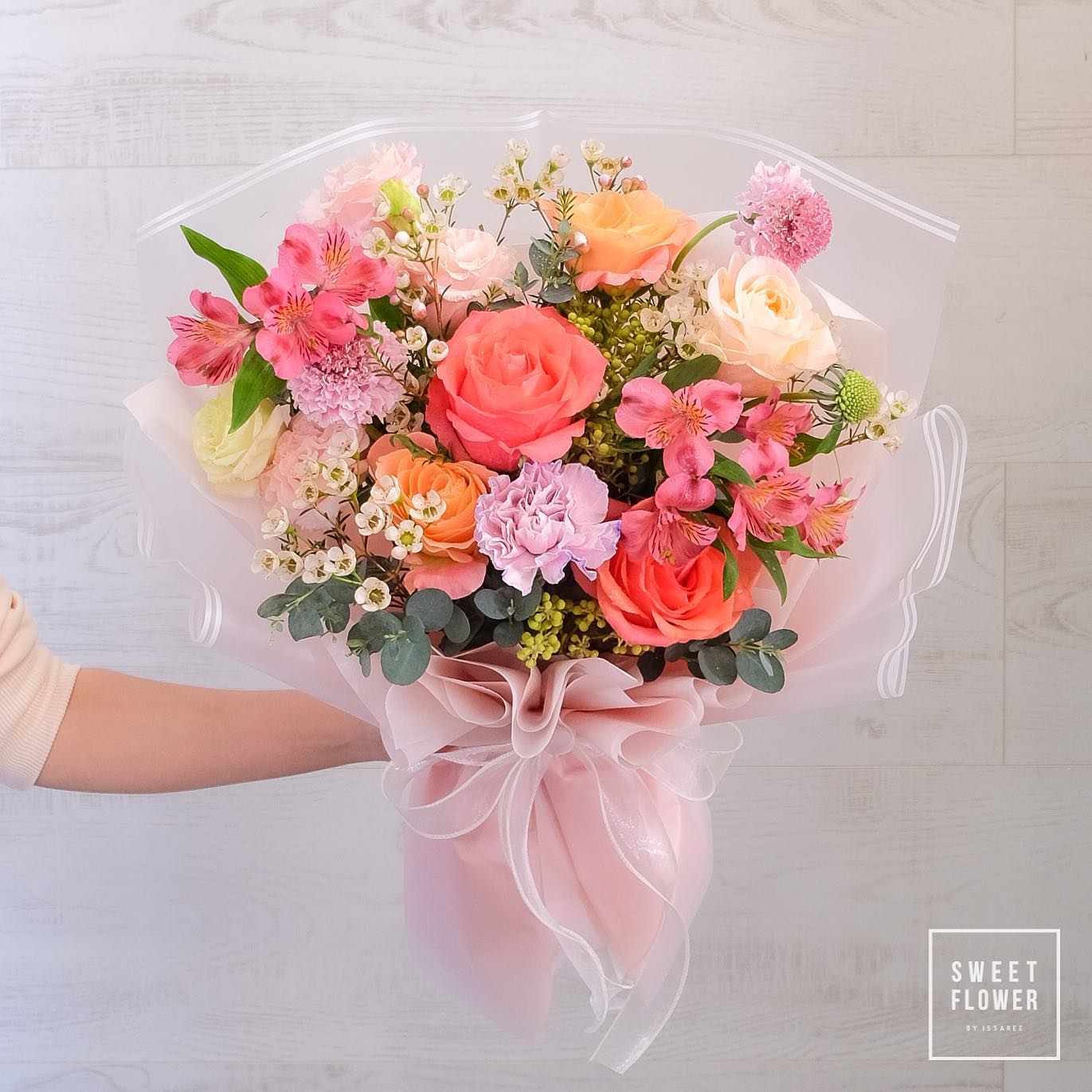 ช่อ หลากสี หวาน ดอกไม้หลัก กุหลาบ คาร์เนชั่น เบญจมาศ/มัม — ผลงานร้านดอกไม้ Sweetflower by Issaree