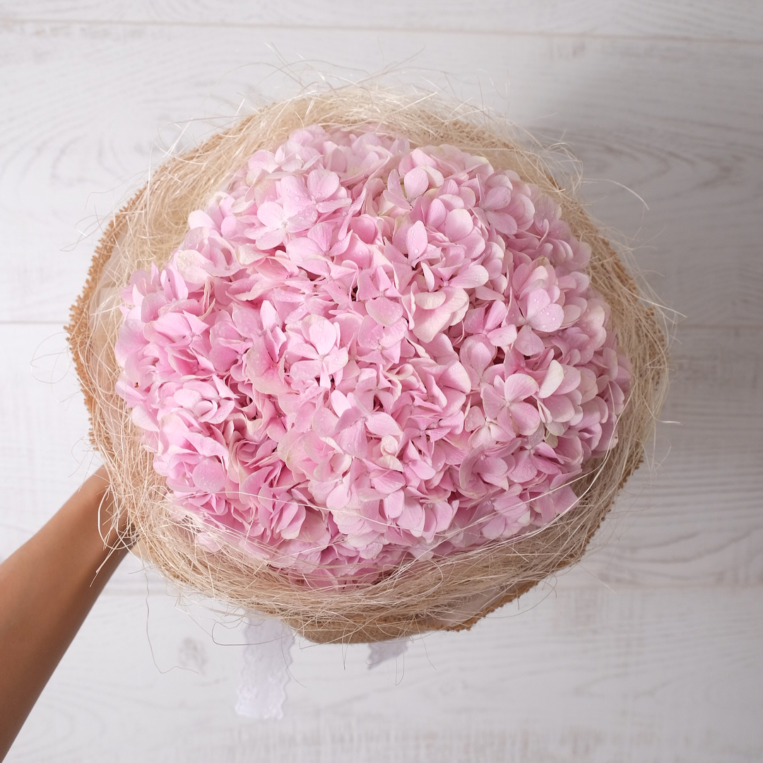 ช่อ พาสเทล หวาน ดอกไม้หลัก ไฮเดรนเยีย — ผลงานร้านดอกไม้ Sweetflower by Issaree