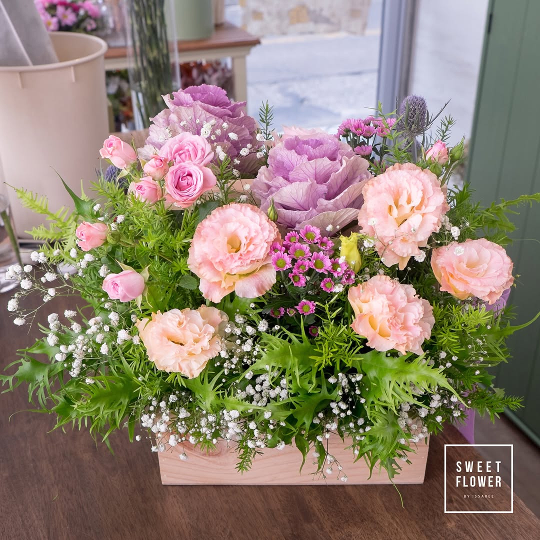 กล่อง พาสเทล หวาน ดอกไม้หลัก ไฮเดรนเยีย กุหลาบ คาร์เนชั่น — ผลงานร้านดอกไม้ Sweetflower by Issaree — ภาพที่ 4 จาก 4
