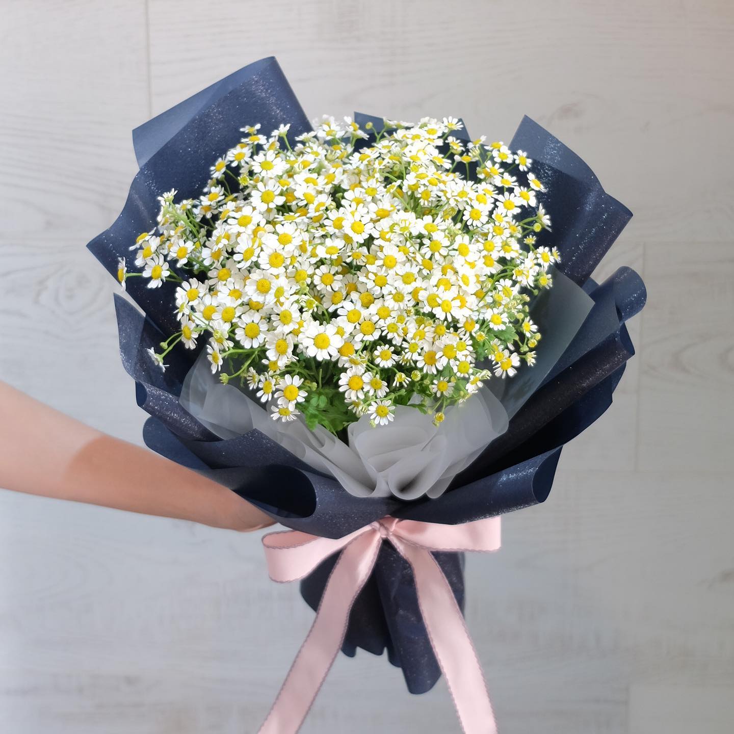 ช่อ เหลือง-ส้ม หวาน ดอกไม้หลัก เดซี่/มาร์กาเร็ต — ผลงานร้านดอกไม้ Sweetflower by Issaree