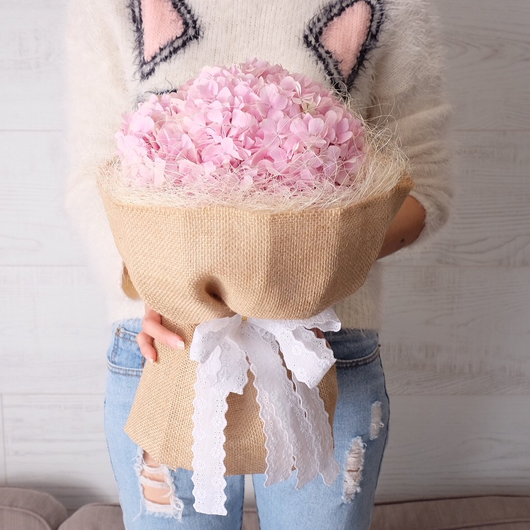 ช่อ พาสเทล หวาน ดอกไม้หลัก ไฮเดรนเยีย — ผลงานร้านดอกไม้ Sweetflower by Issaree — ภาพที่ 3 จาก 3