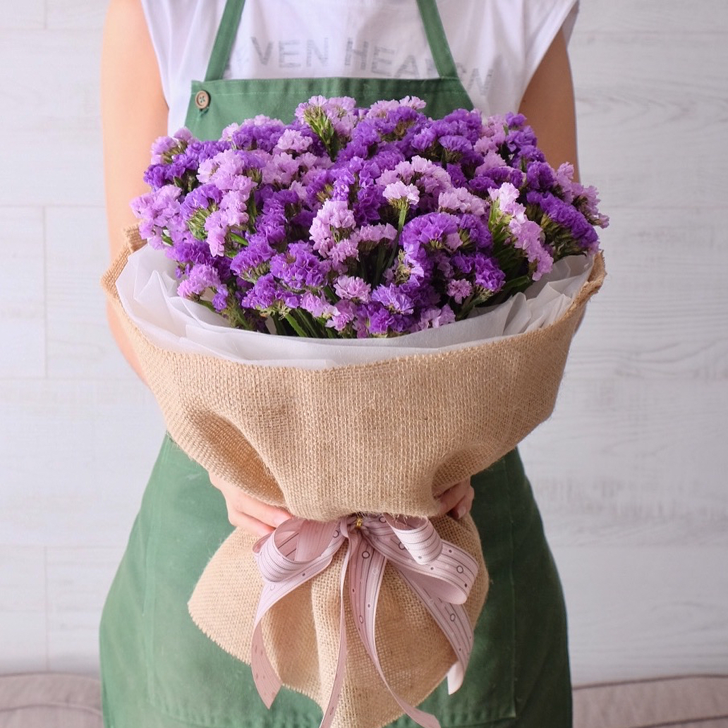 ช่อ ม่วง-ฟ้า หวาน ดอกไม้หลัก คาร์เนชั่น — ผลงานร้านดอกไม้ Sweetflower by Issaree — ภาพที่ 3 จาก 3