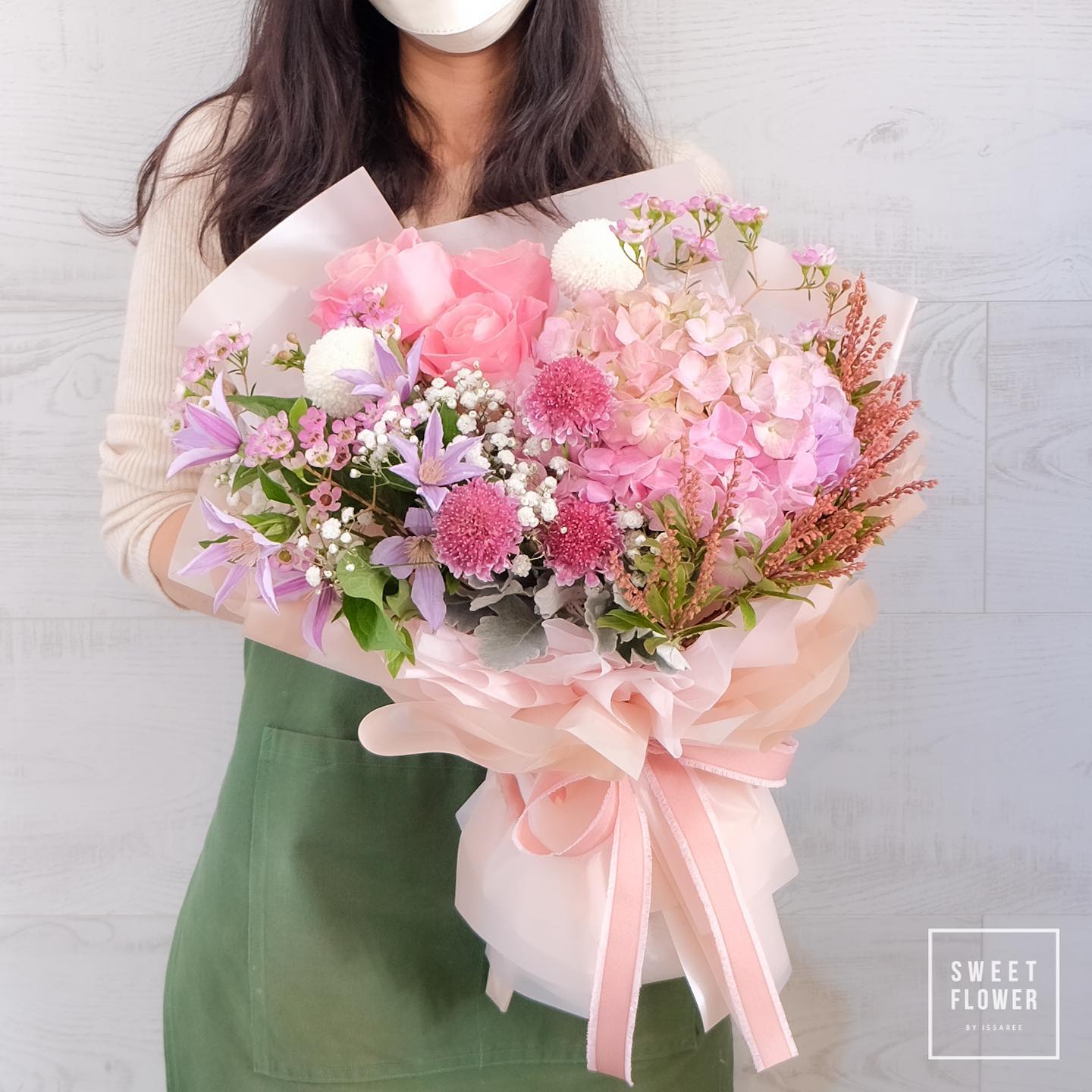ช่อ พาสเทล หวาน ดอกไม้หลัก กุหลาบ คาร์เนชั่น เบญจมาศ/มัม — ผลงานร้านดอกไม้ Sweetflower by Issaree