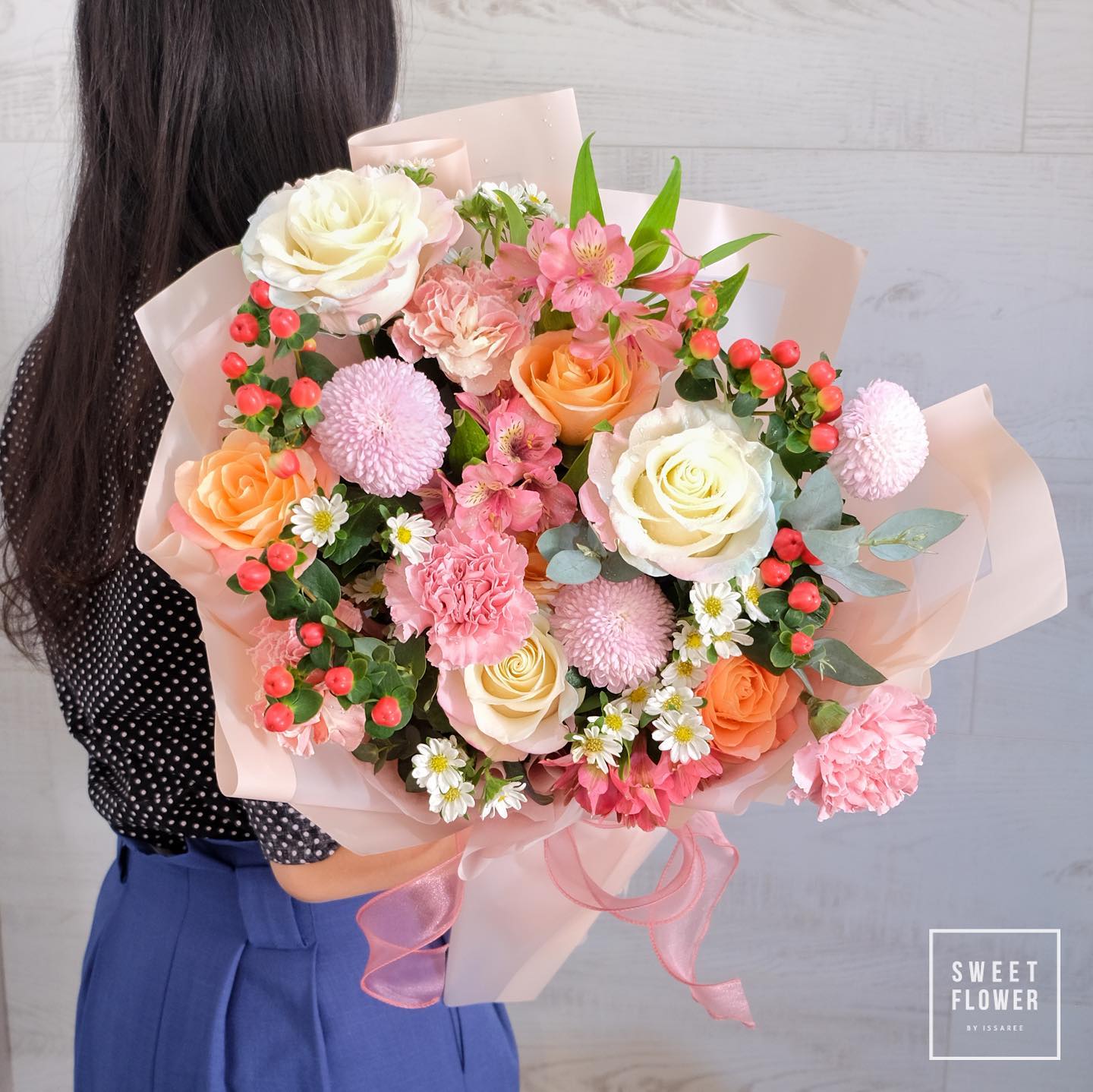 ช่อ พาสเทล หวาน ดอกไม้หลัก กุหลาบ ดาเลีย คาร์เนชั่น — ผลงานร้านดอกไม้ Sweetflower by Issaree