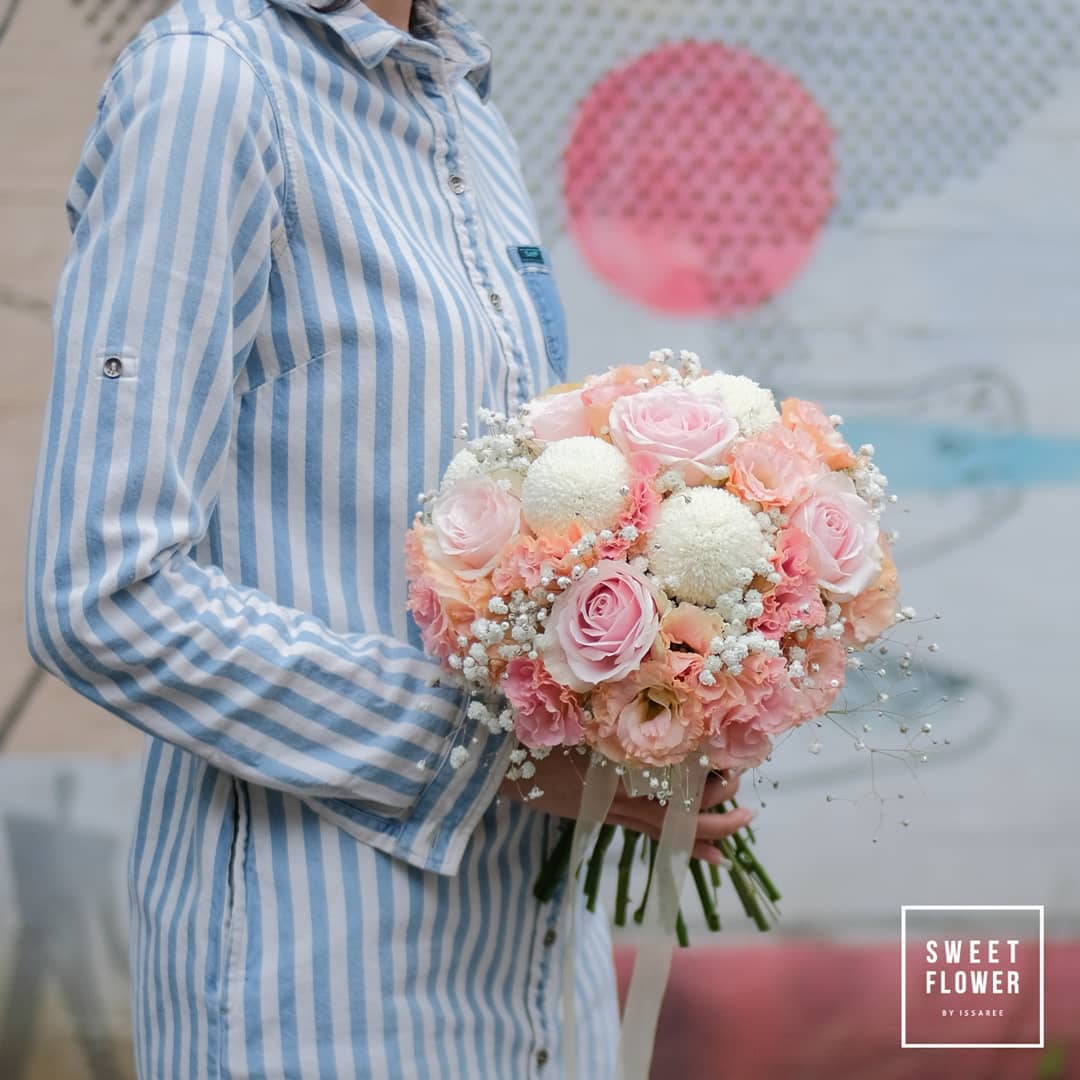 ช่อ พาสเทล หวาน ดอกไม้หลัก กุหลาบ คาร์เนชั่น เบญจมาศ/มัม — ผลงานร้านดอกไม้ Sweetflower by Issaree