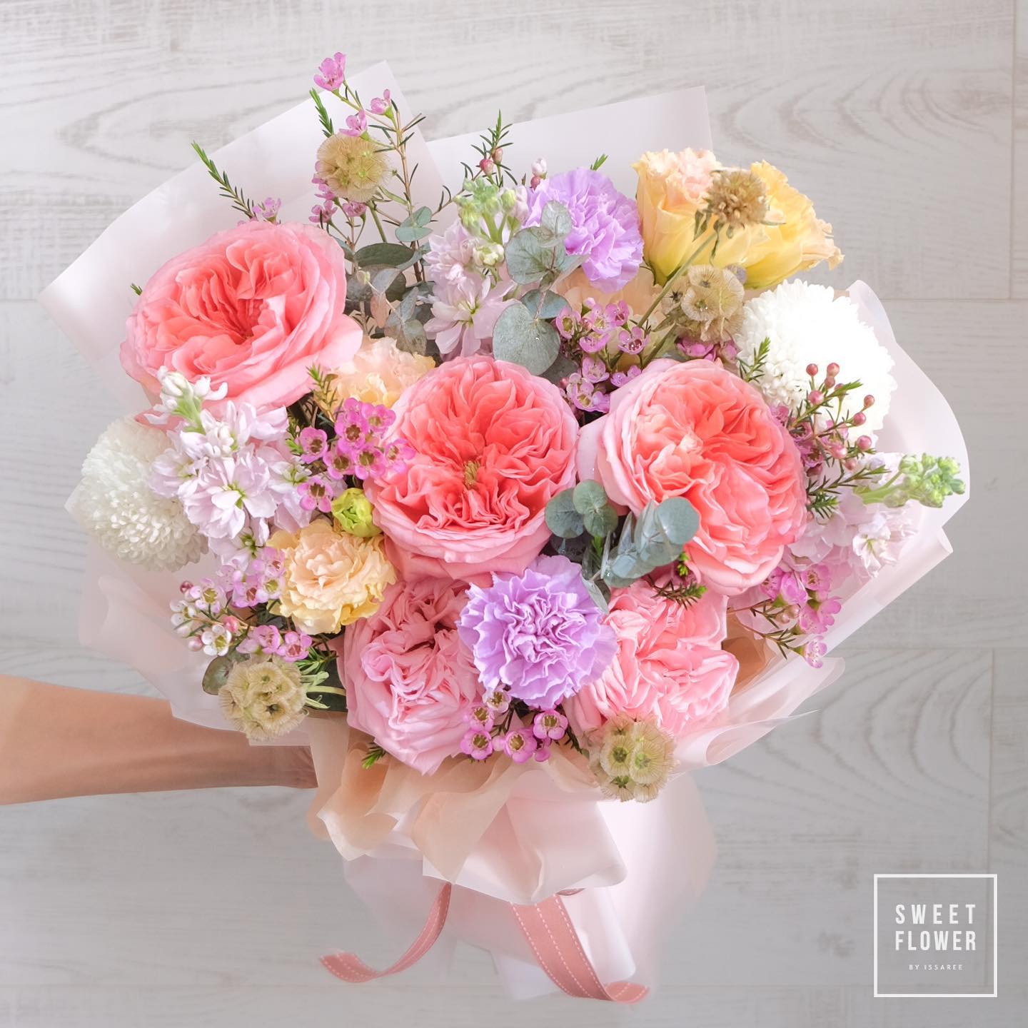 ช่อ พาสเทล หวาน ดอกไม้หลัก กุหลาบ คาร์เนชั่น เบญจมาศ/มัม — ผลงานร้านดอกไม้ Sweetflower by Issaree
