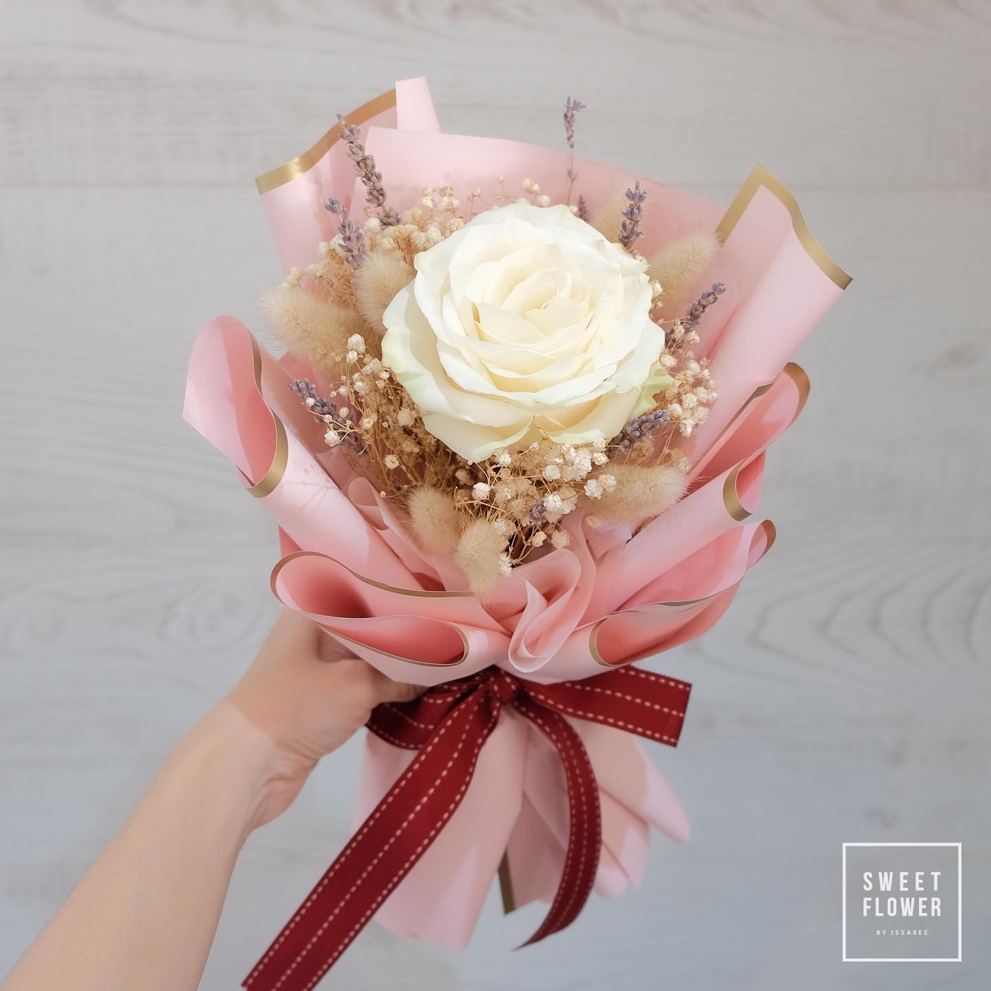 ช่อ พาสเทล หวาน ดอกไม้หลัก กุหลาบ เบบี้บรีธ/ยิปโซ ดอกไม้แห้ง — ผลงานร้านดอกไม้ Sweetflower by Issaree